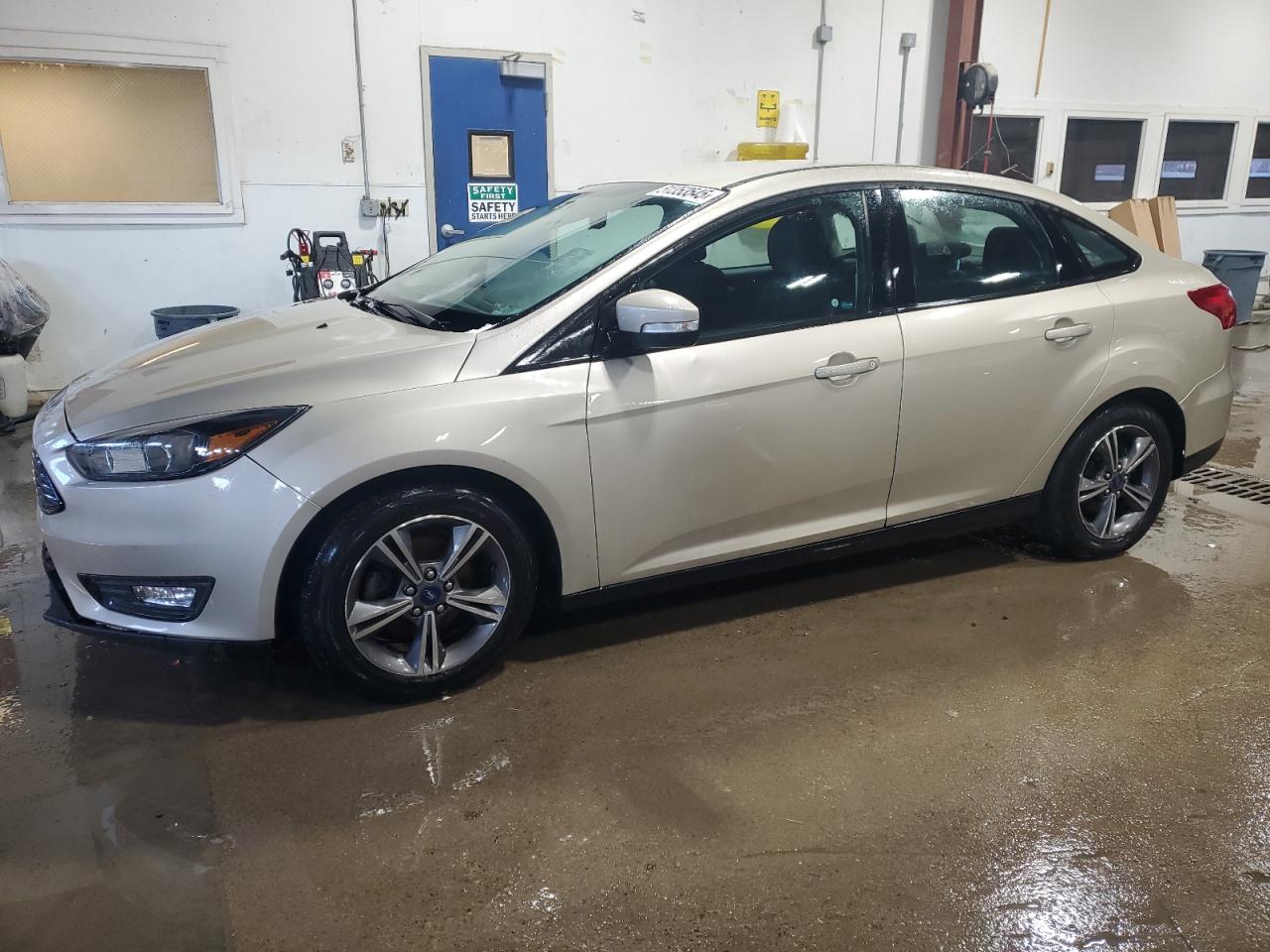 FORD FOCUS SE 2017