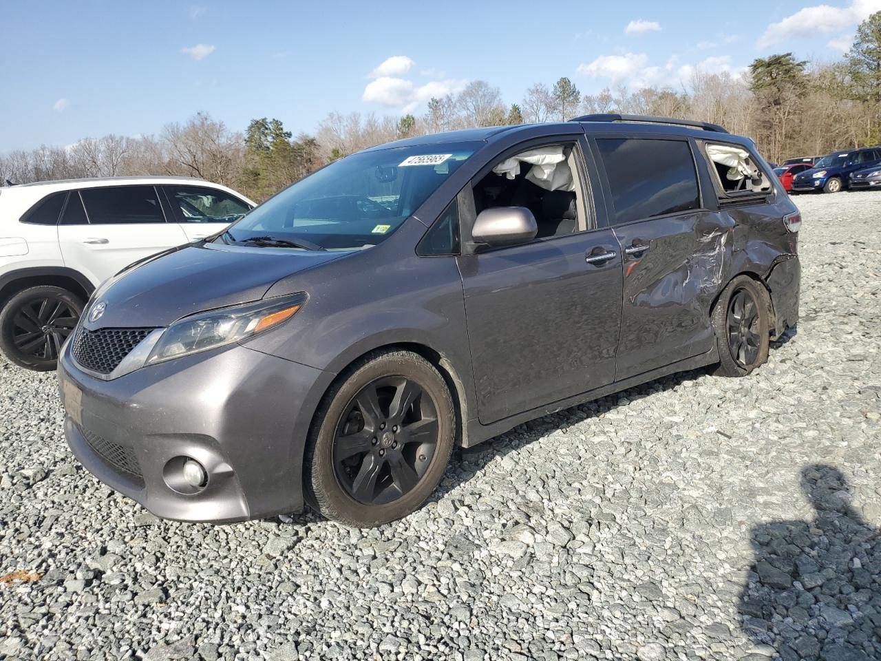 TOYOTA SIENNA SPO 2015