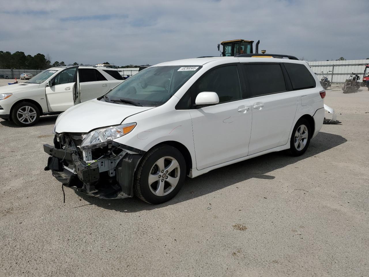 TOYOTA SIENNA LE 2020