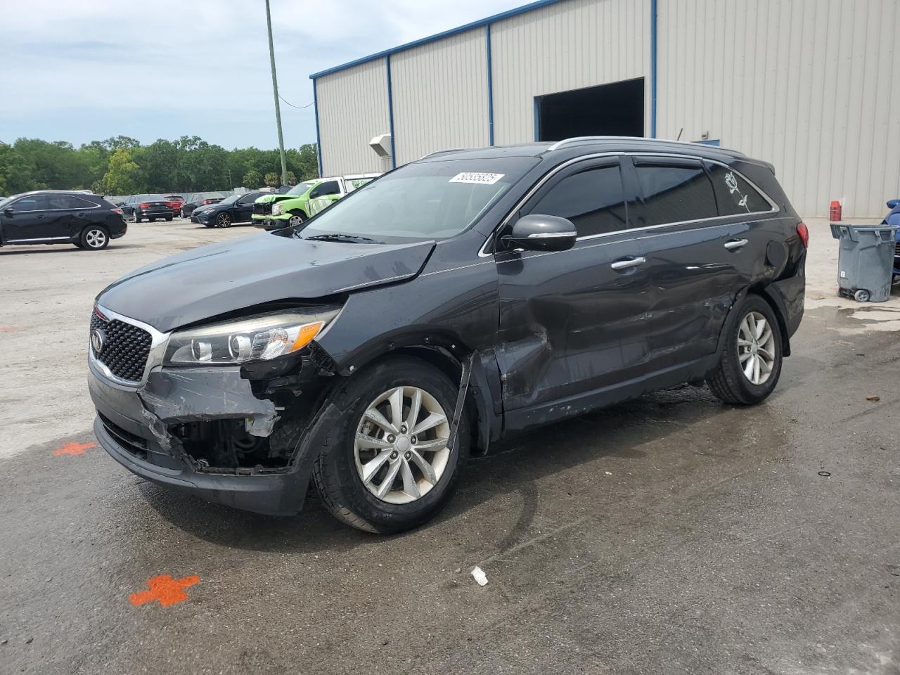 KIA SORENTO LX 2017