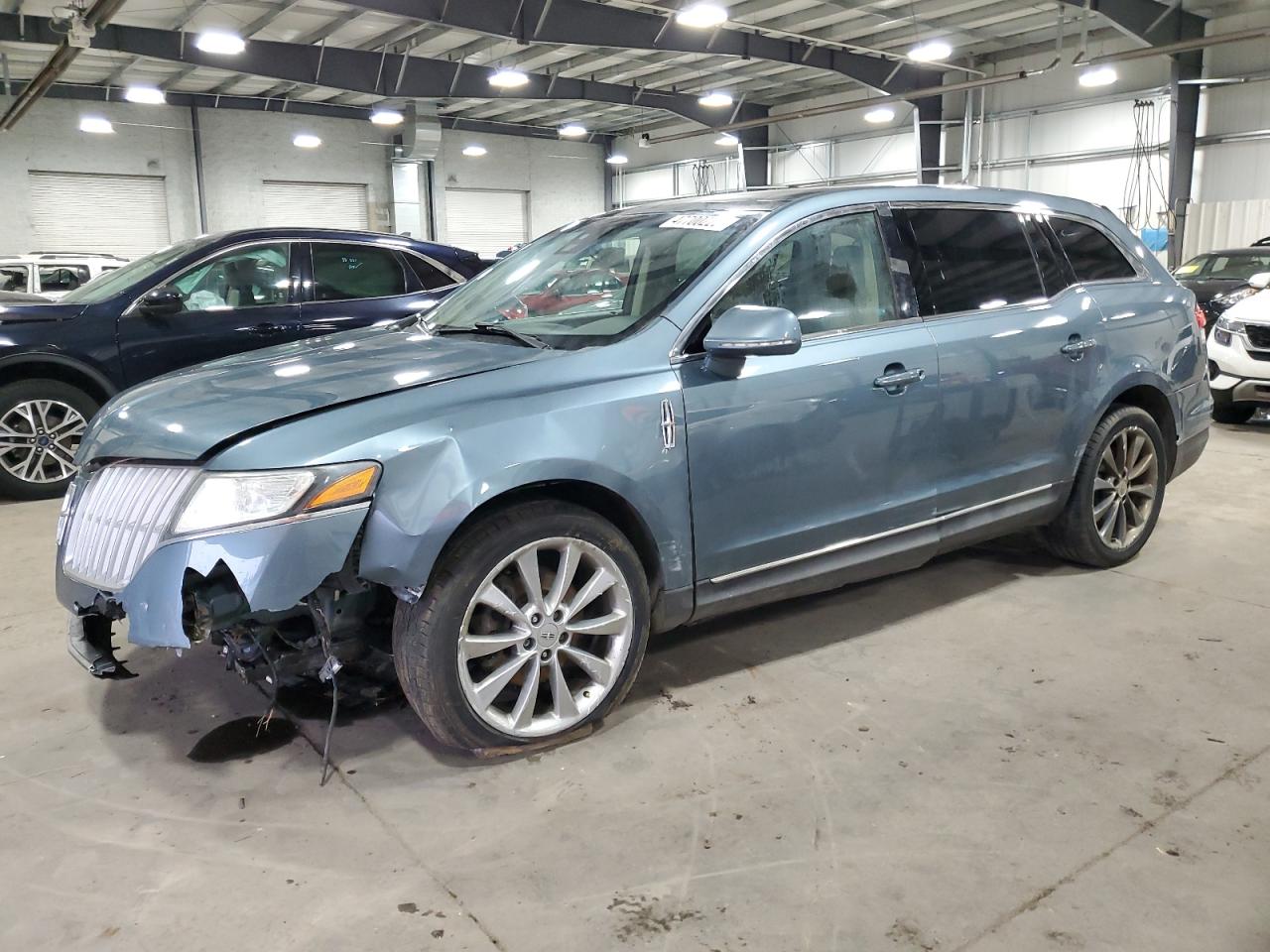 LINCOLN MKT 2010