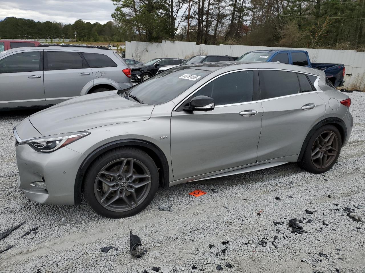 INFINITI QX30 BASE 2017