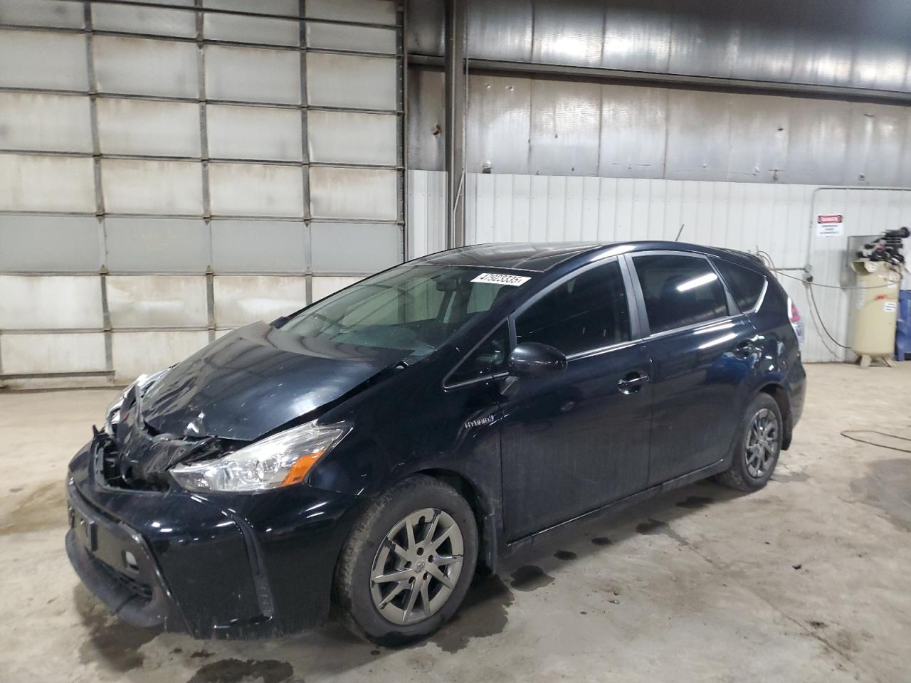 TOYOTA PRIUS V 2016
