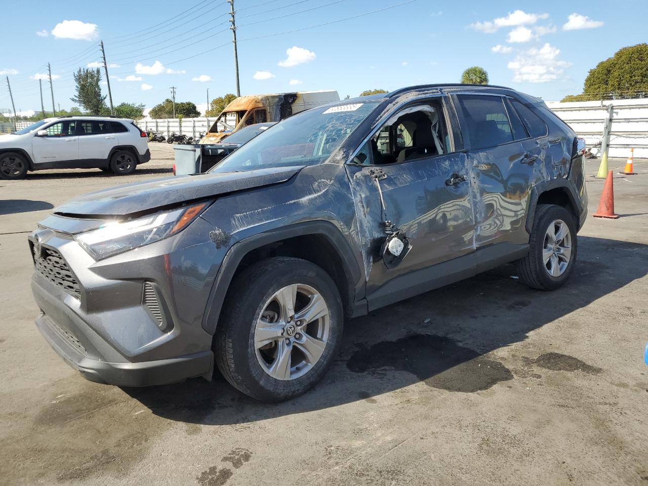 TOYOTA RAV4 XLE 2022