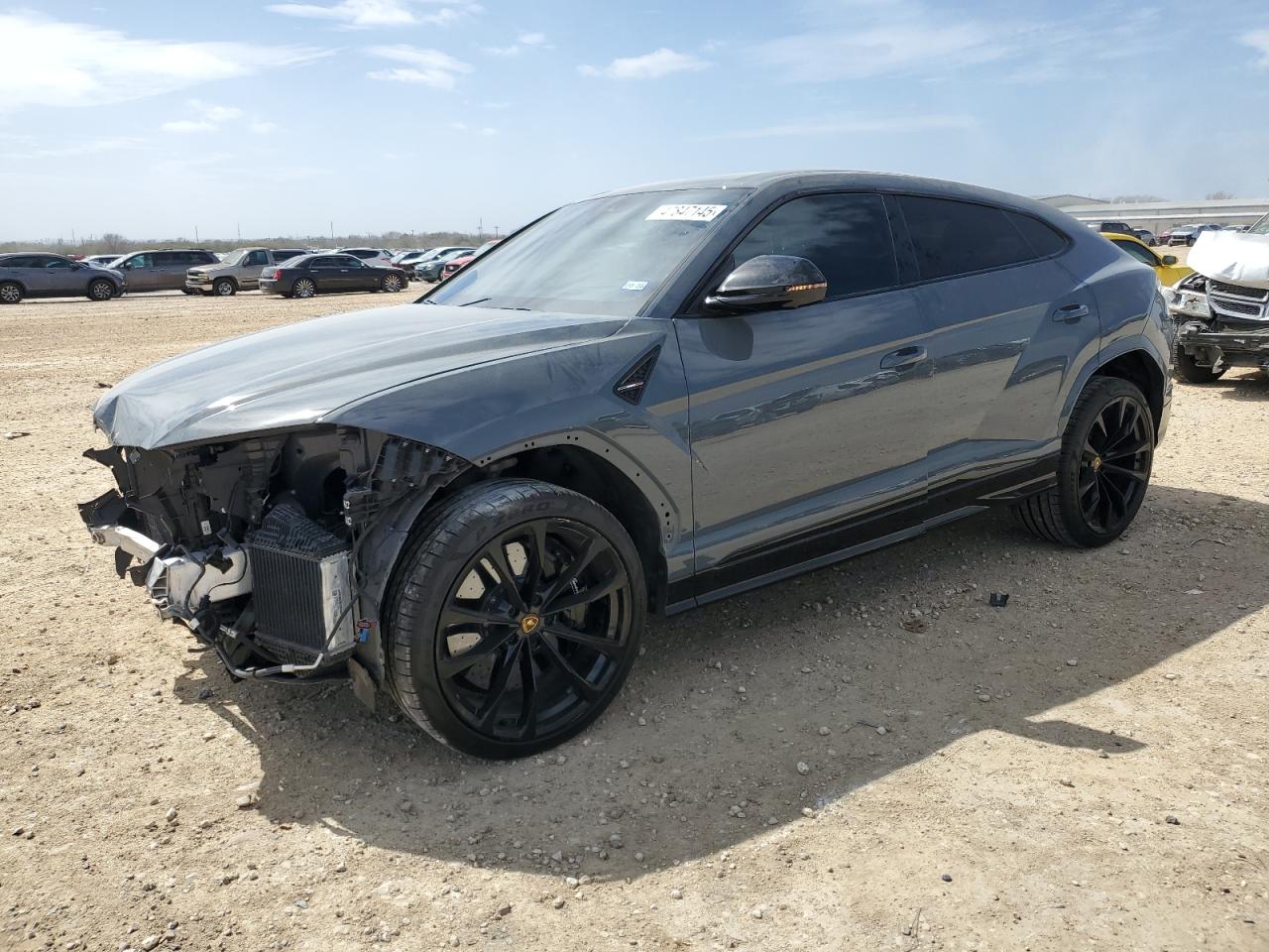 LAMBORGHINI URUS 2022