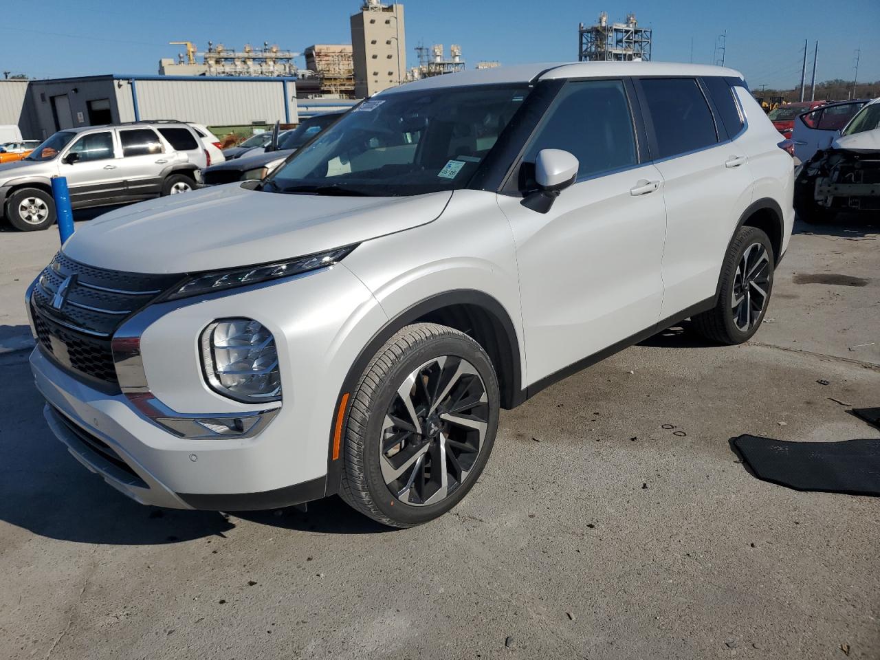 MITSUBISHI OUTLANDER 2023
