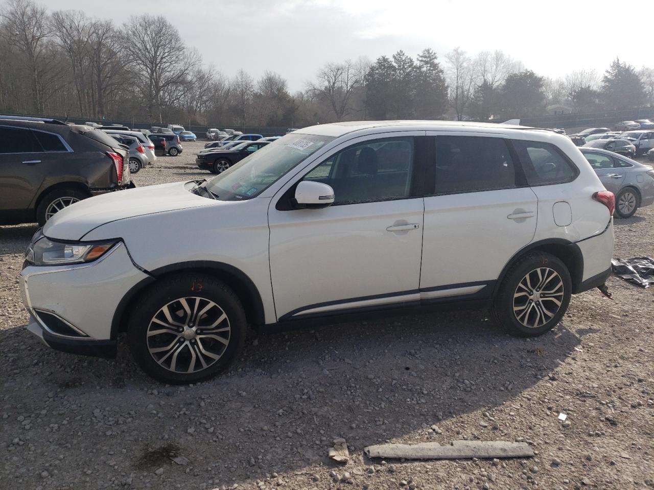 MITSUBISHI OUTLANDER 2017
