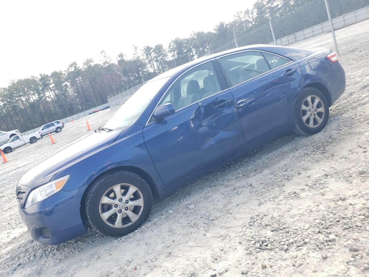 TOYOTA CAMRY BASE 2011