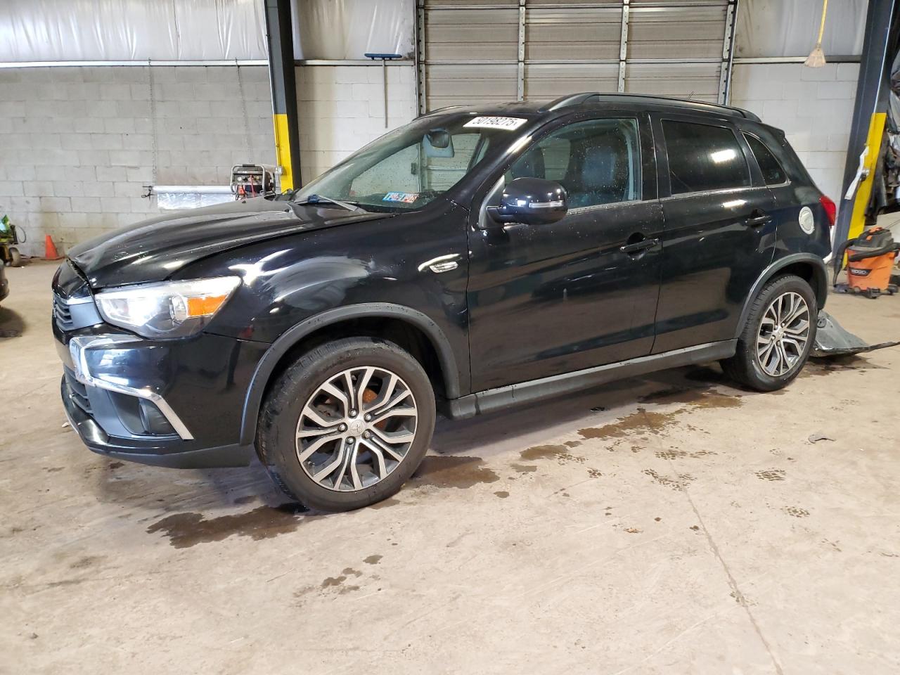 MITSUBISHI OUTLANDER 2016