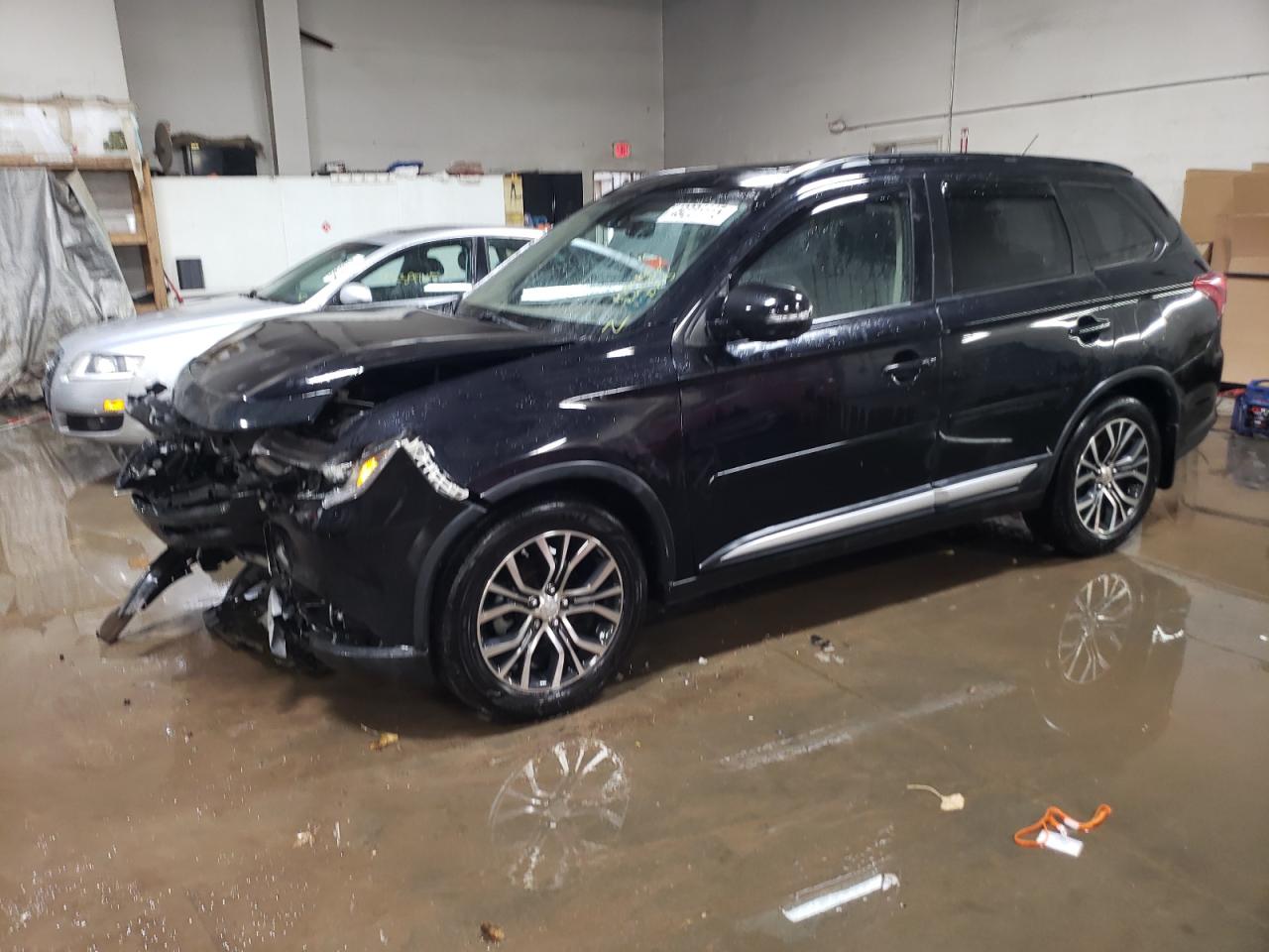 MITSUBISHI OUTLANDER 2016