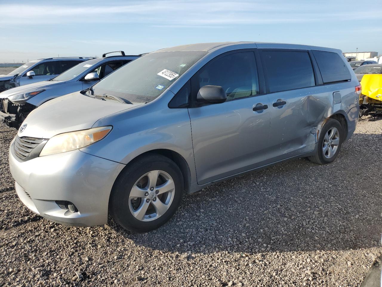 TOYOTA SIENNA BAS 2011