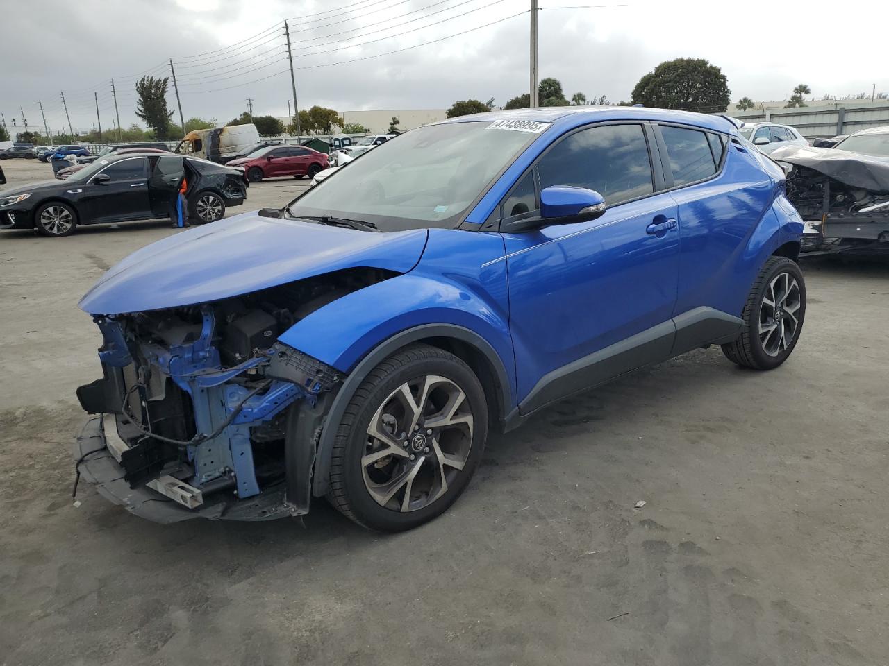TOYOTA C-HR XLE 2018