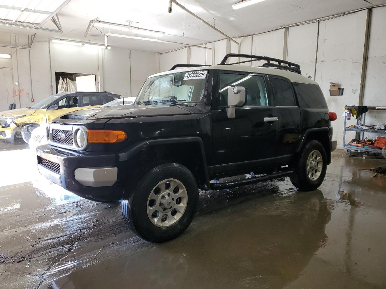 TOYOTA FJ CRUISER 2011