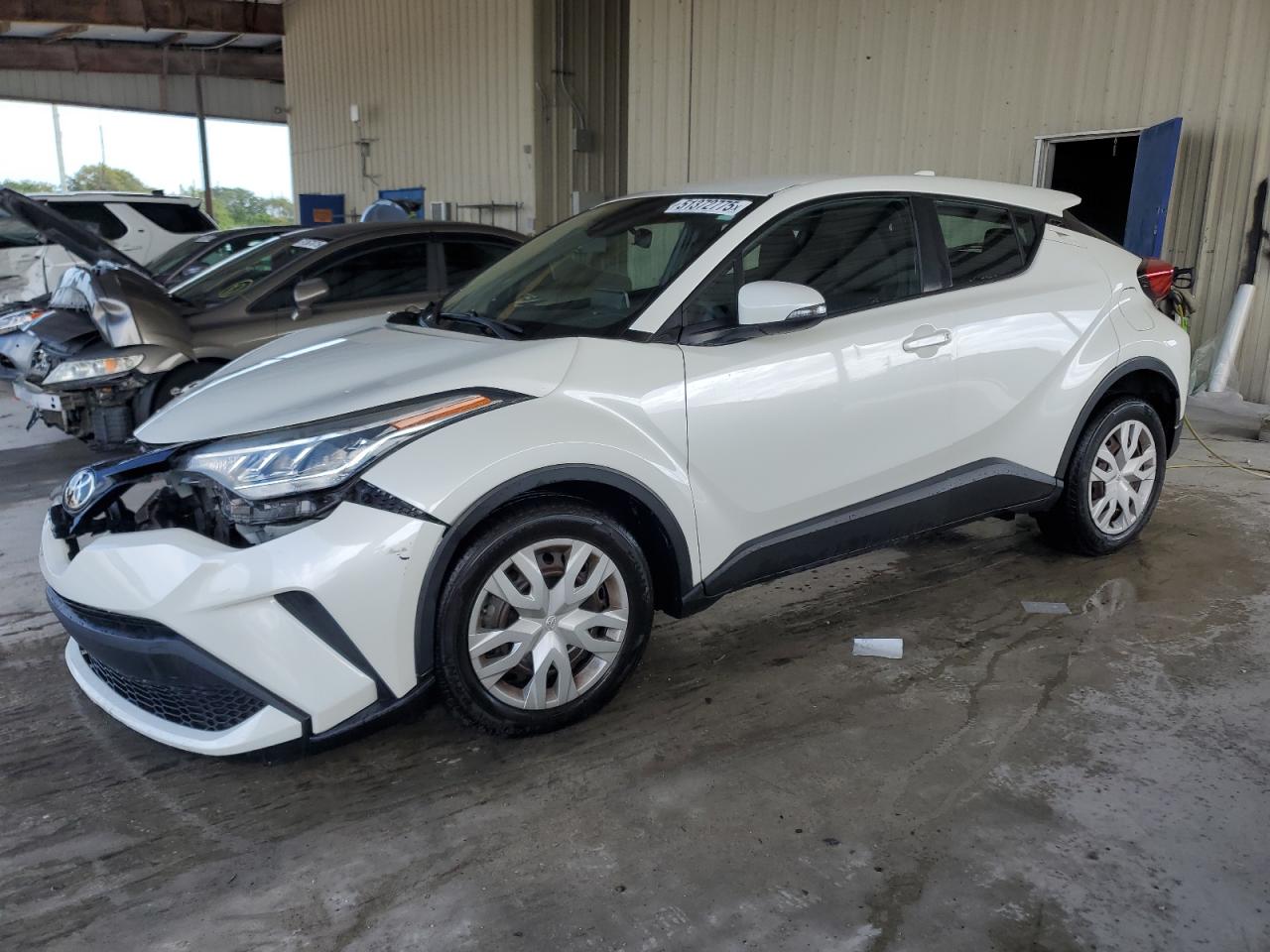 TOYOTA C-HR XLE 2021