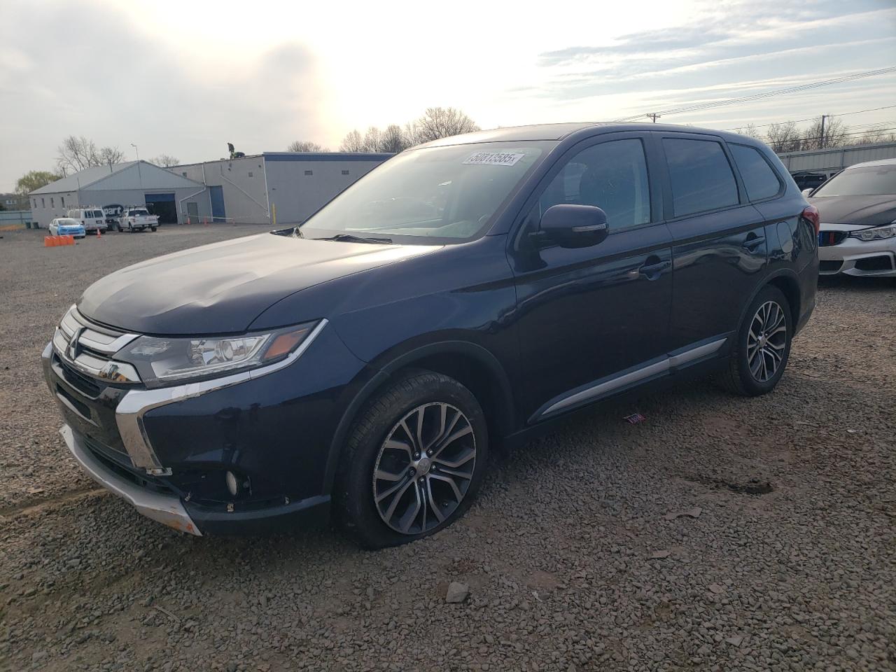 MITSUBISHI OUTLANDER 2016