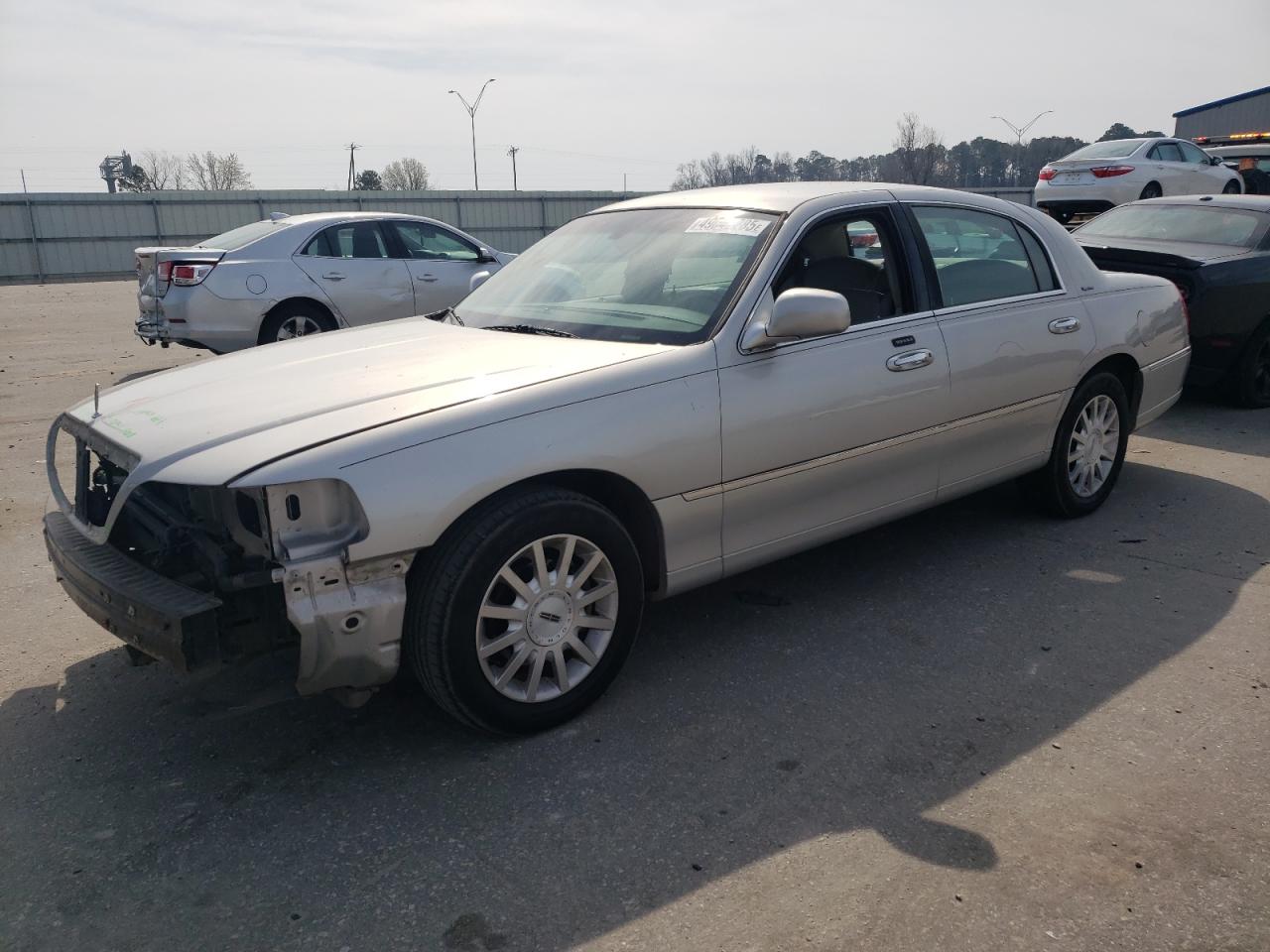 LINCOLN TOWN CAR S 2007
