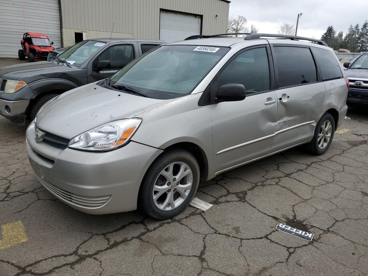 TOYOTA SIENNA CE 2005