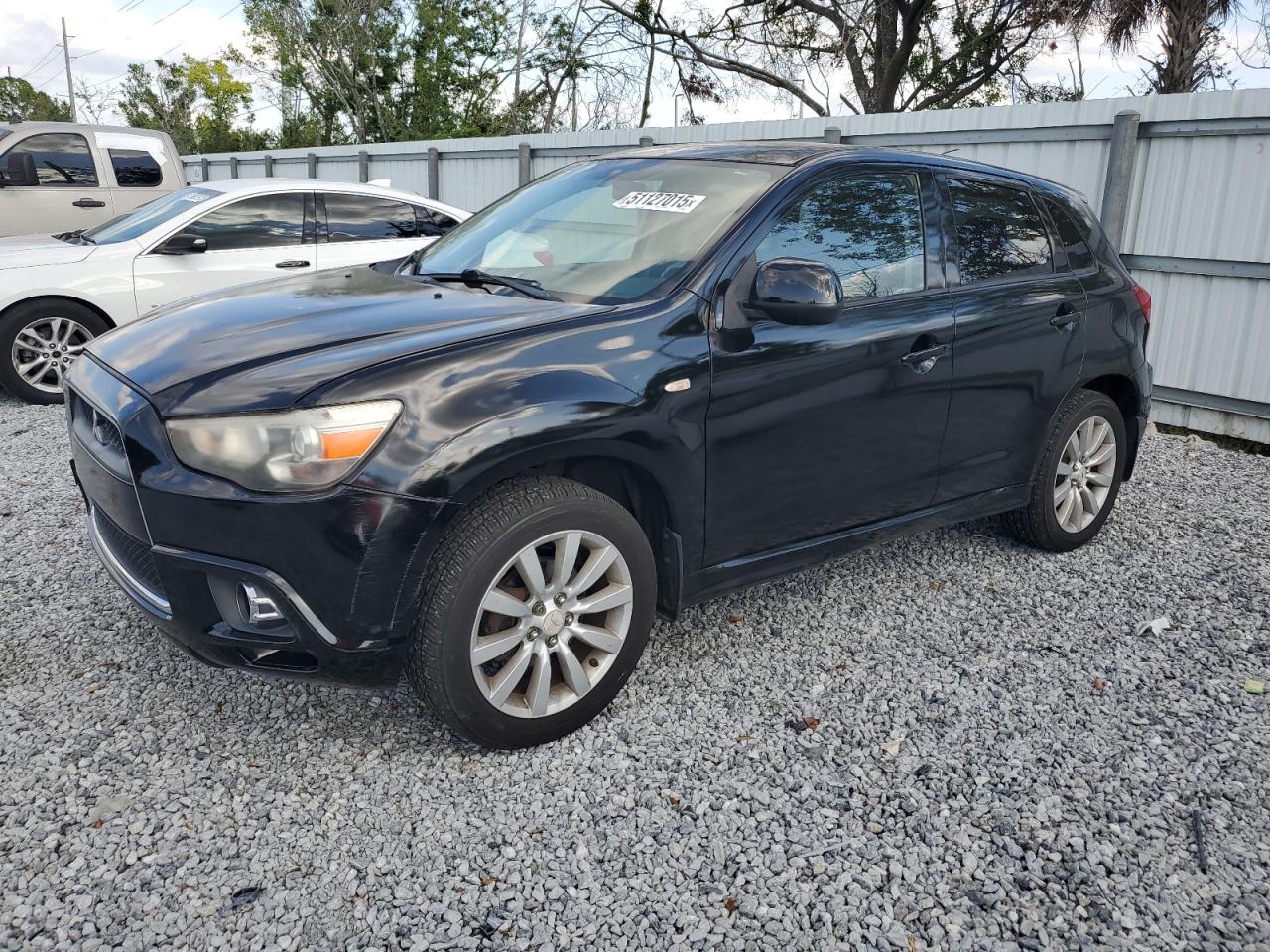 MITSUBISHI OUTLANDER 2011