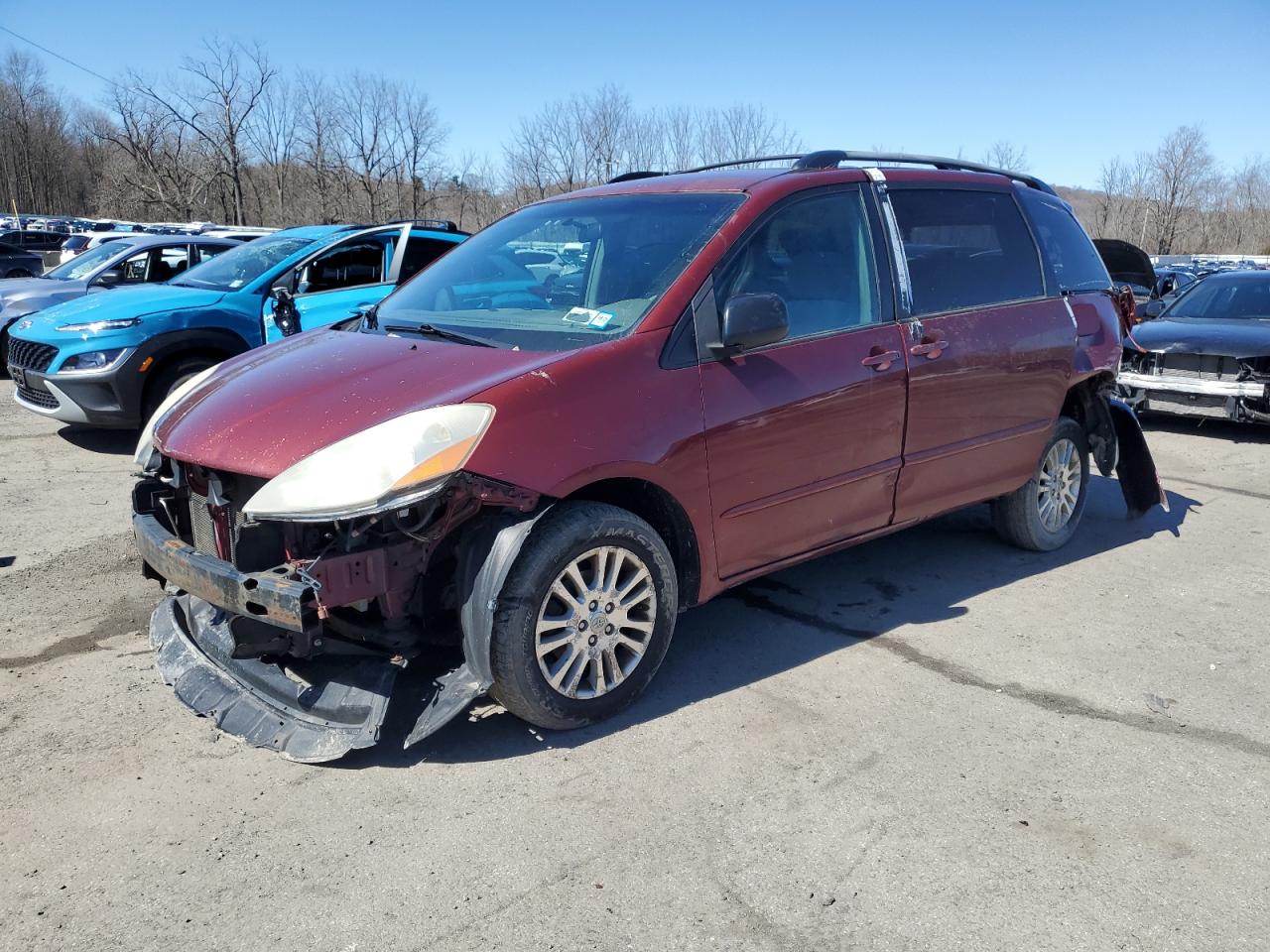 TOYOTA SIENNA LE 2007
