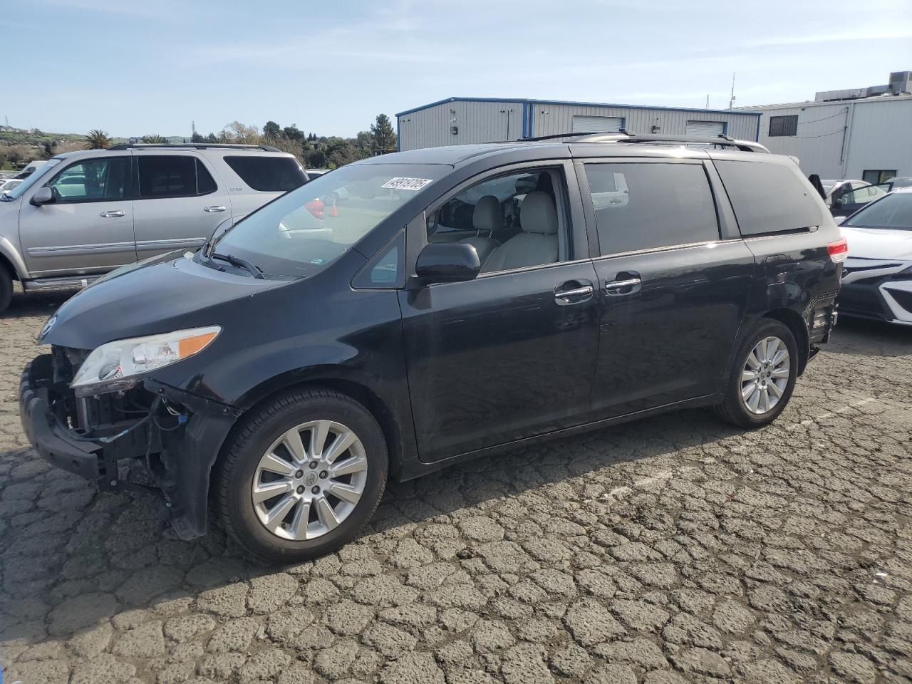 TOYOTA SIENNA XLE 2014