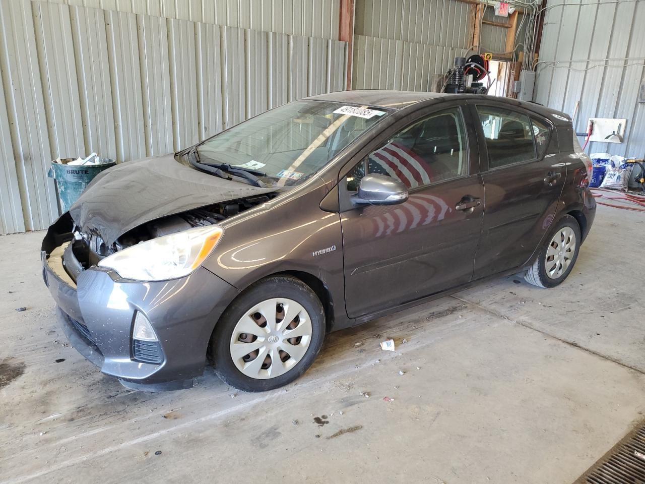 TOYOTA PRIUS C 2013
