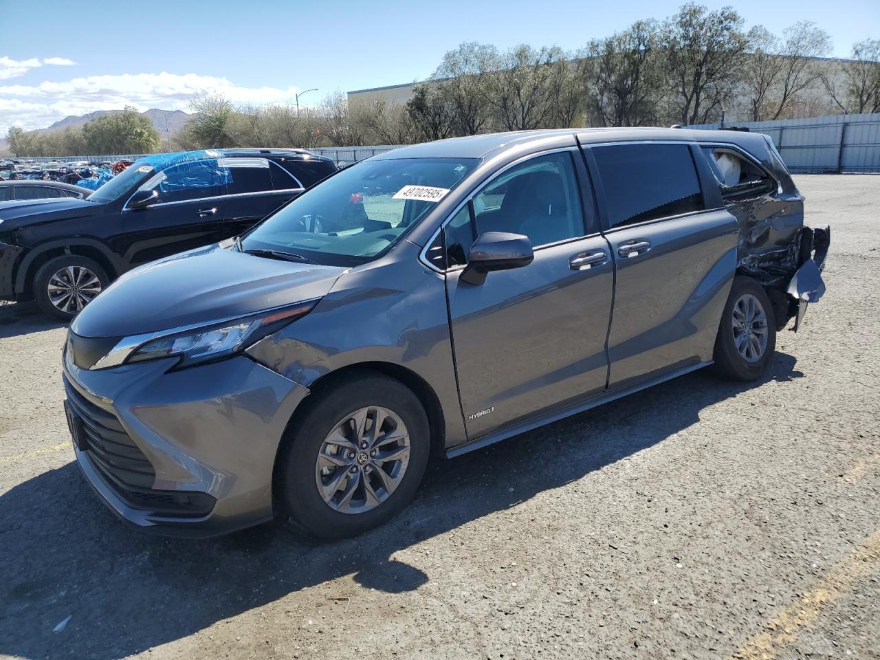 TOYOTA SIENNA LE 2021