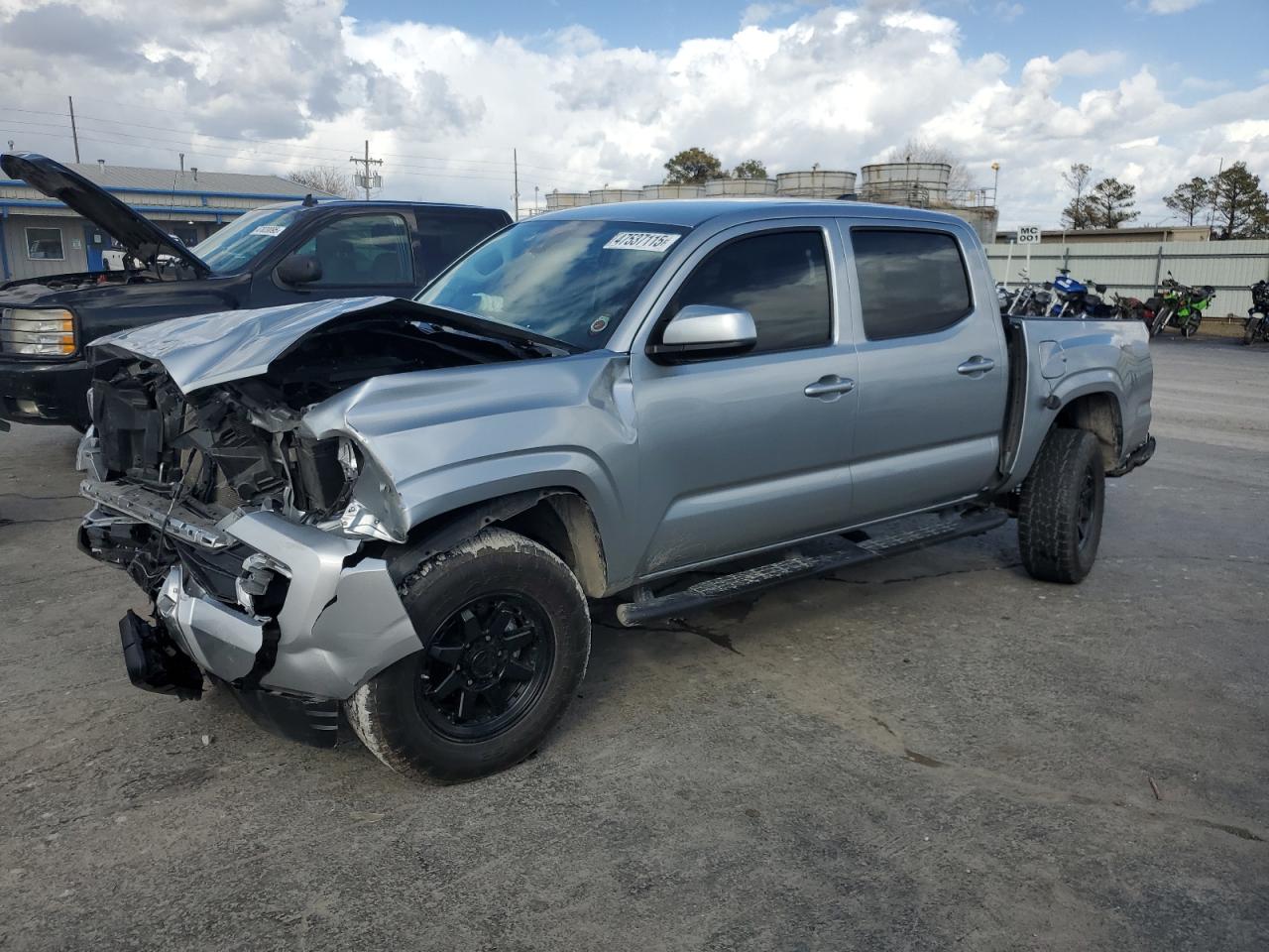 TOYOTA TACOMA DOU 2023