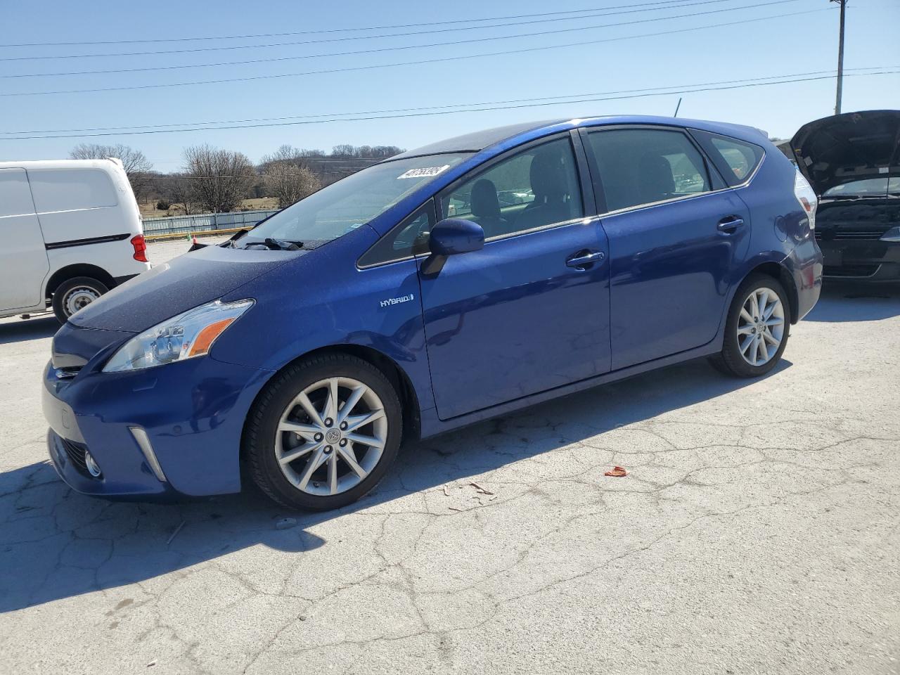 TOYOTA PRIUS V 2012