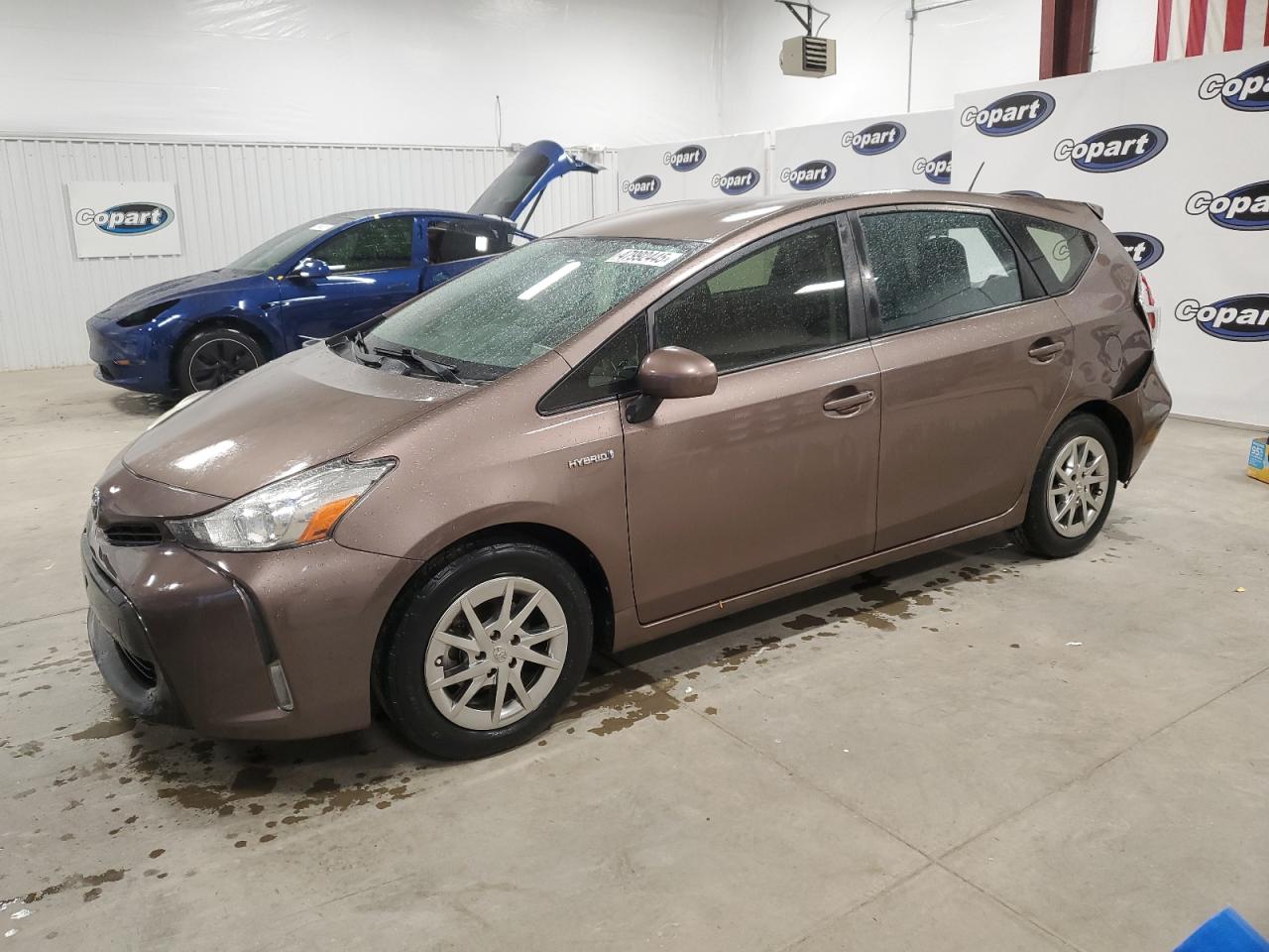 TOYOTA PRIUS V 2015