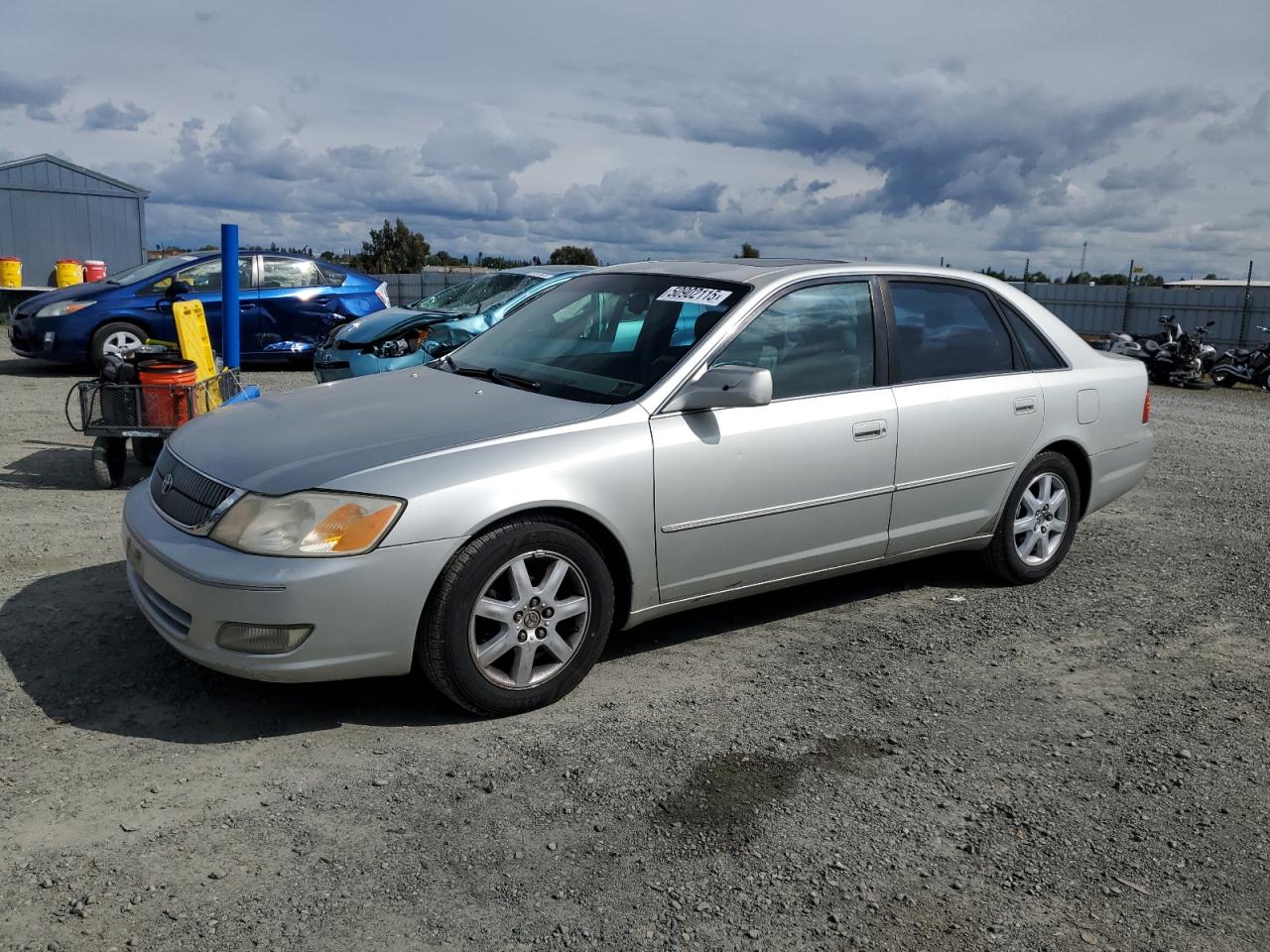 TOYOTA AVALON XL 2000