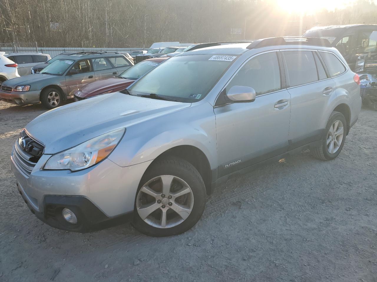 SUBARU OUTBACK 2. 2013