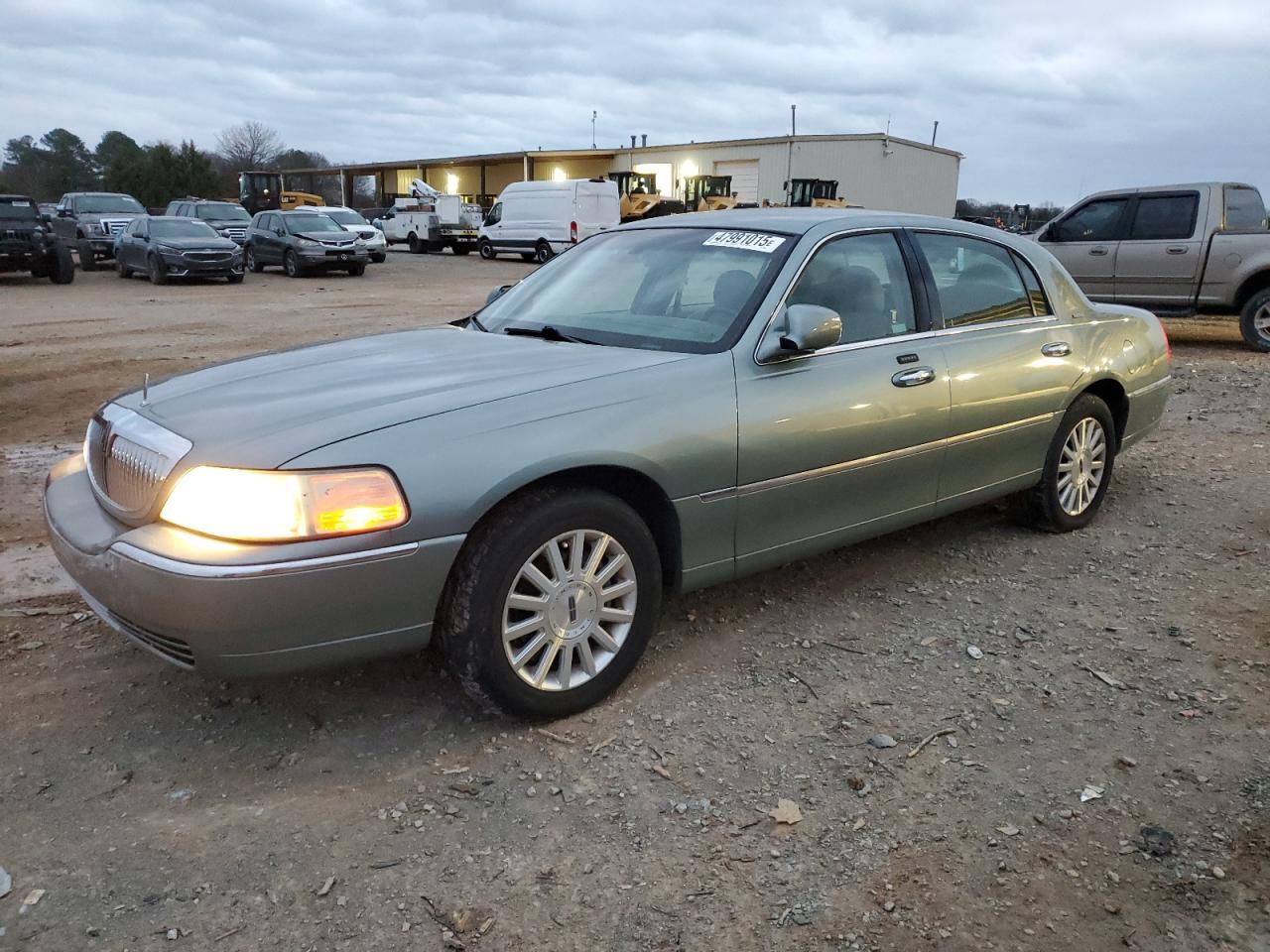 LINCOLN TOWN CAR E 2004