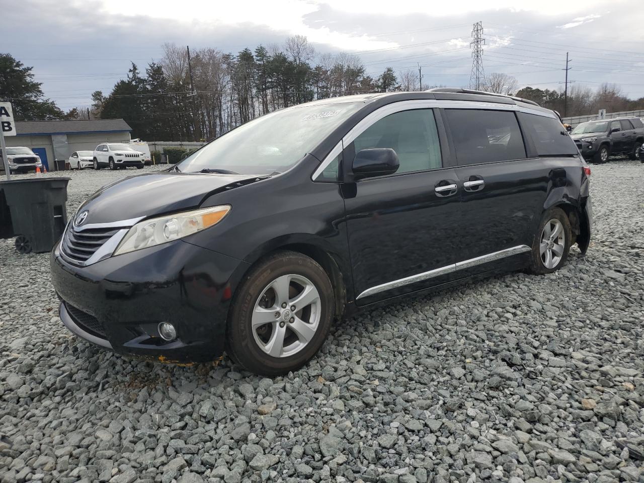 TOYOTA SIENNA 2011