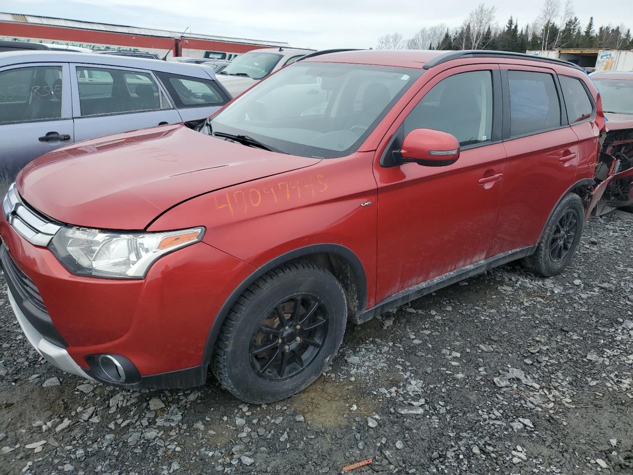MITSUBISHI OUTLANDER 2015