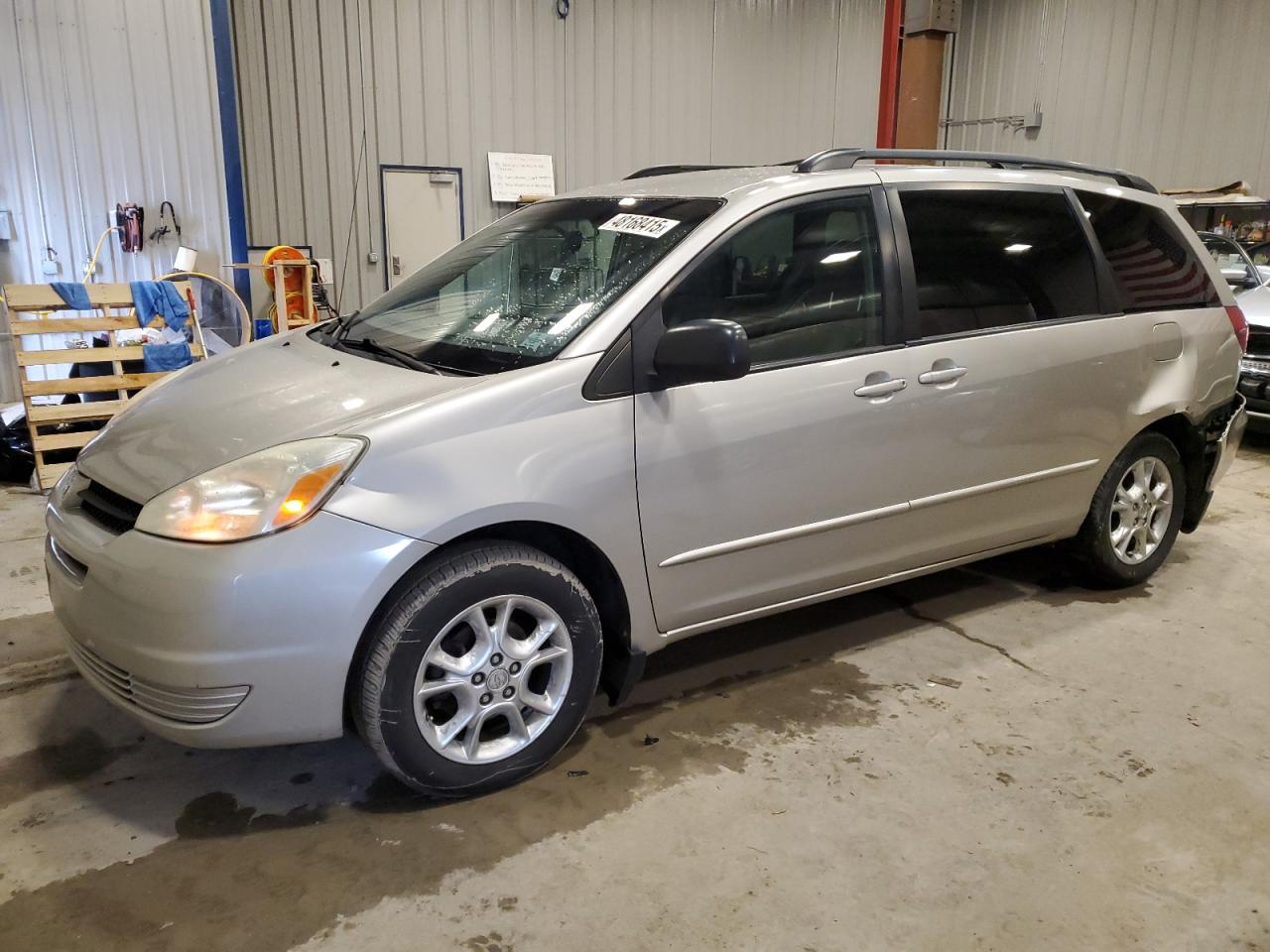 TOYOTA SIENNA LE 2005