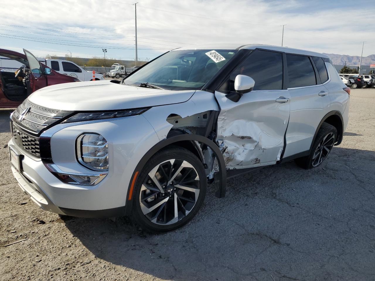 MITSUBISHI OUTLANDER 2023