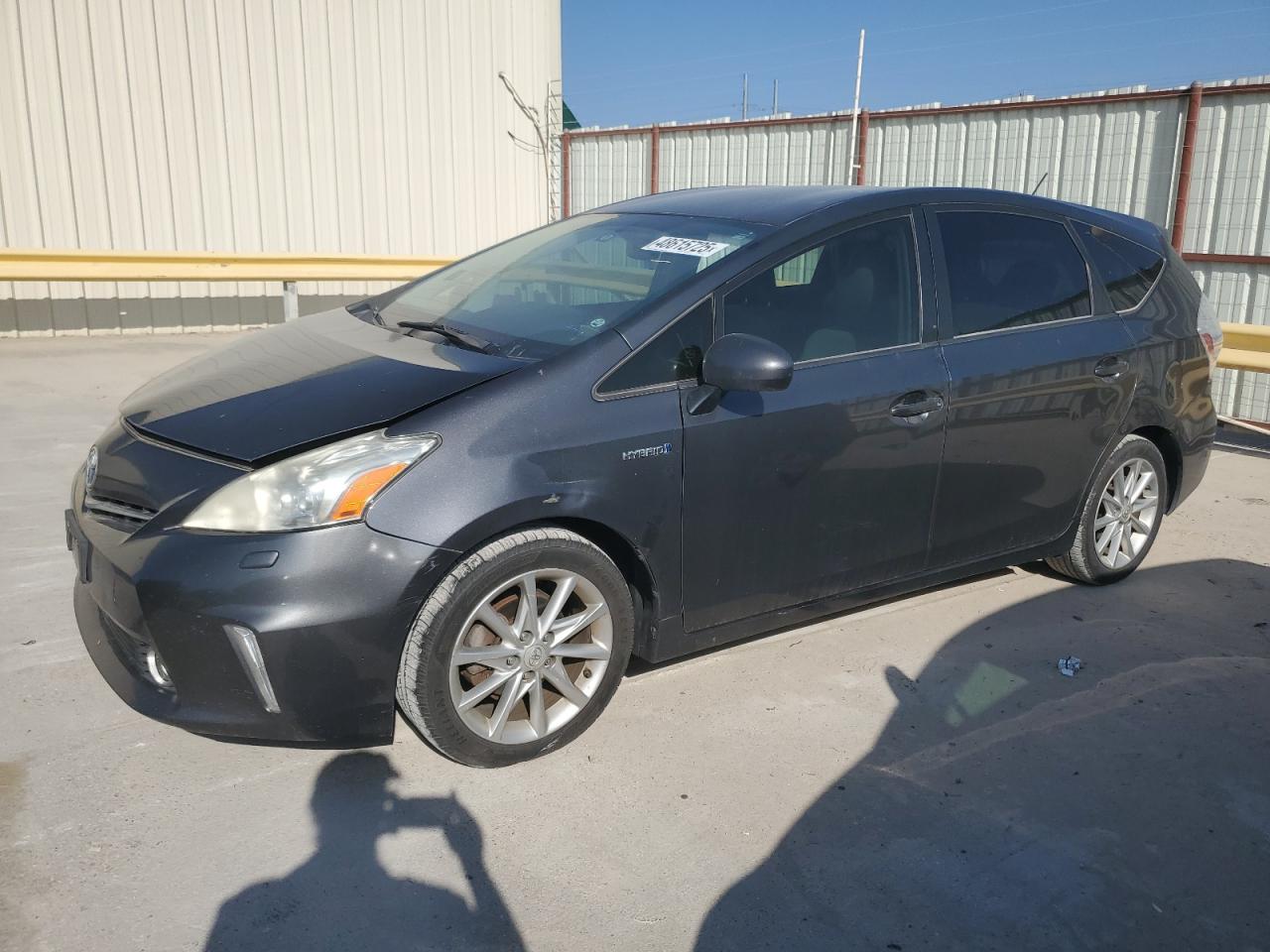 TOYOTA PRIUS V 2013