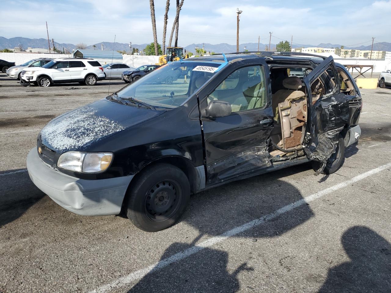 TOYOTA SIENNA LE 2000