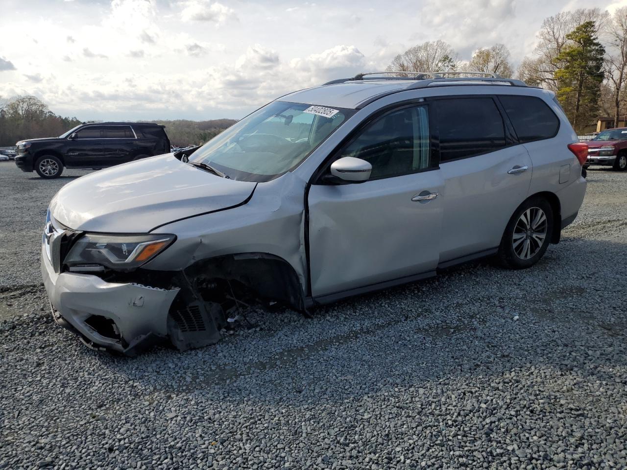 NISSAN PATHFINDER 2017