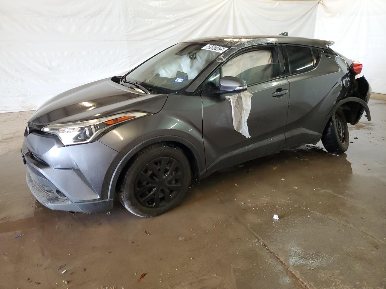 TOYOTA C-HR XLE 2019