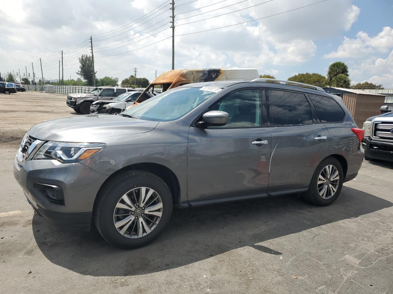 NISSAN PATHFINDER 2019