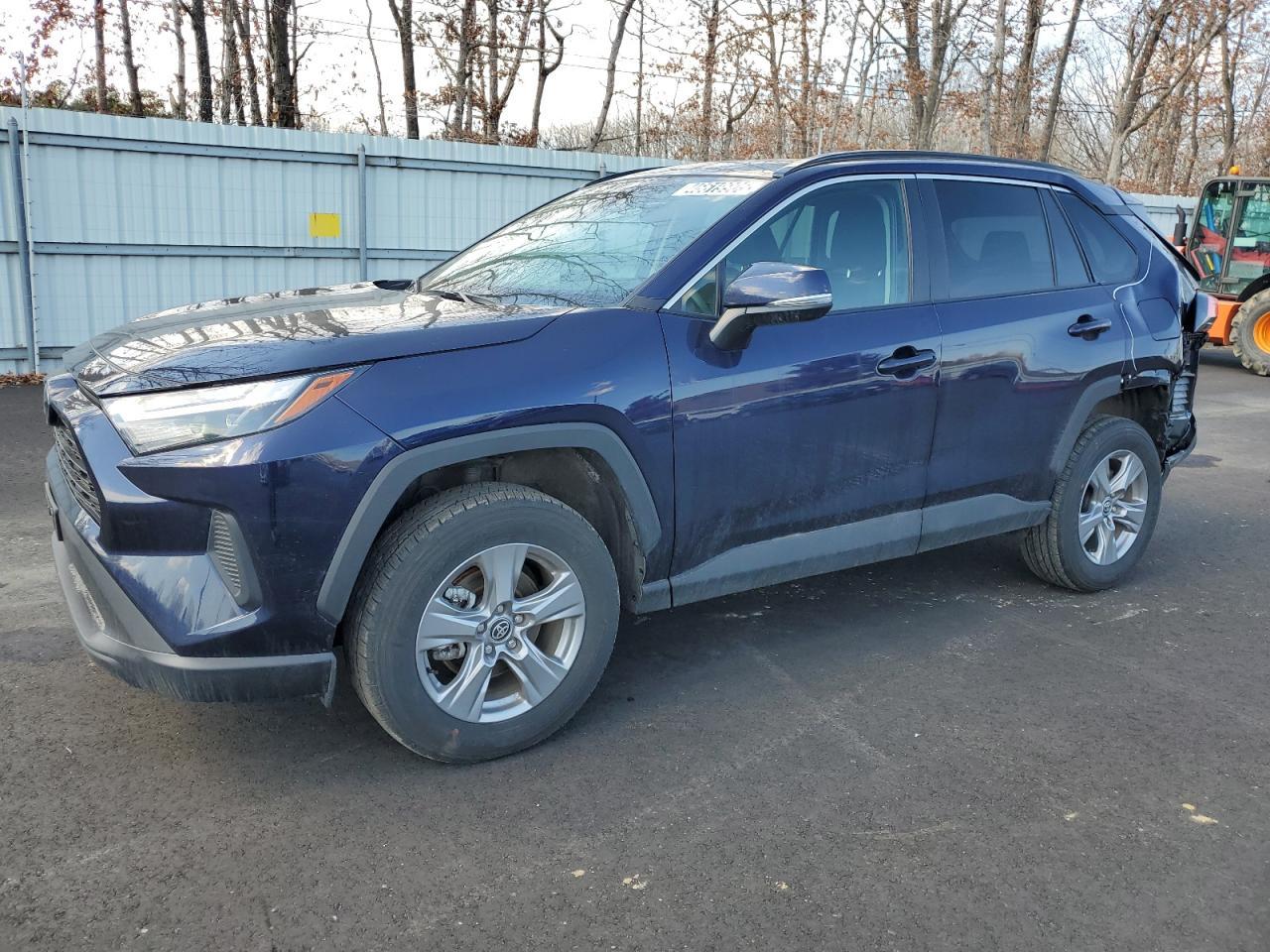 TOYOTA RAV4 XLE 2024