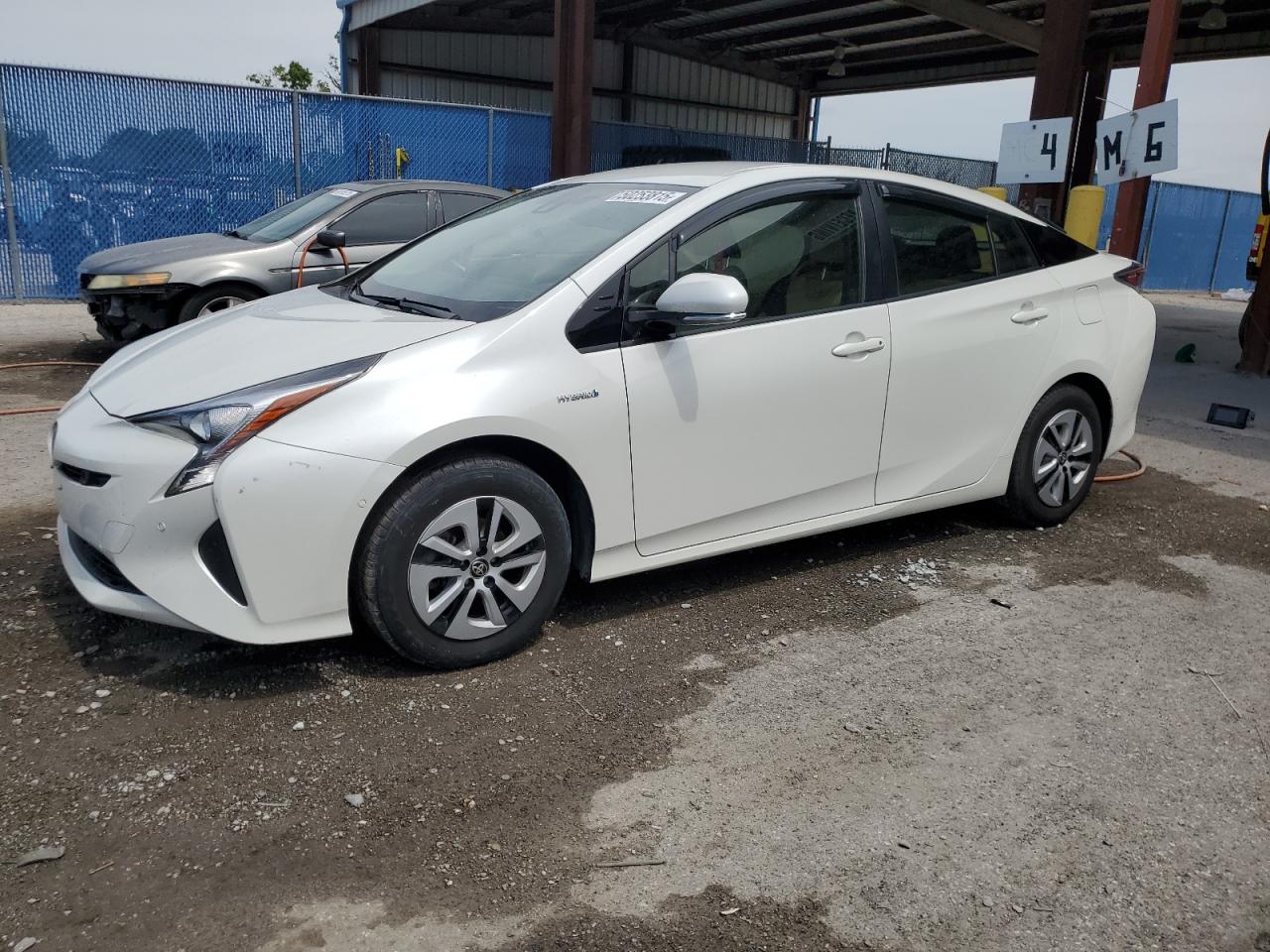 TOYOTA PRIUS 2017