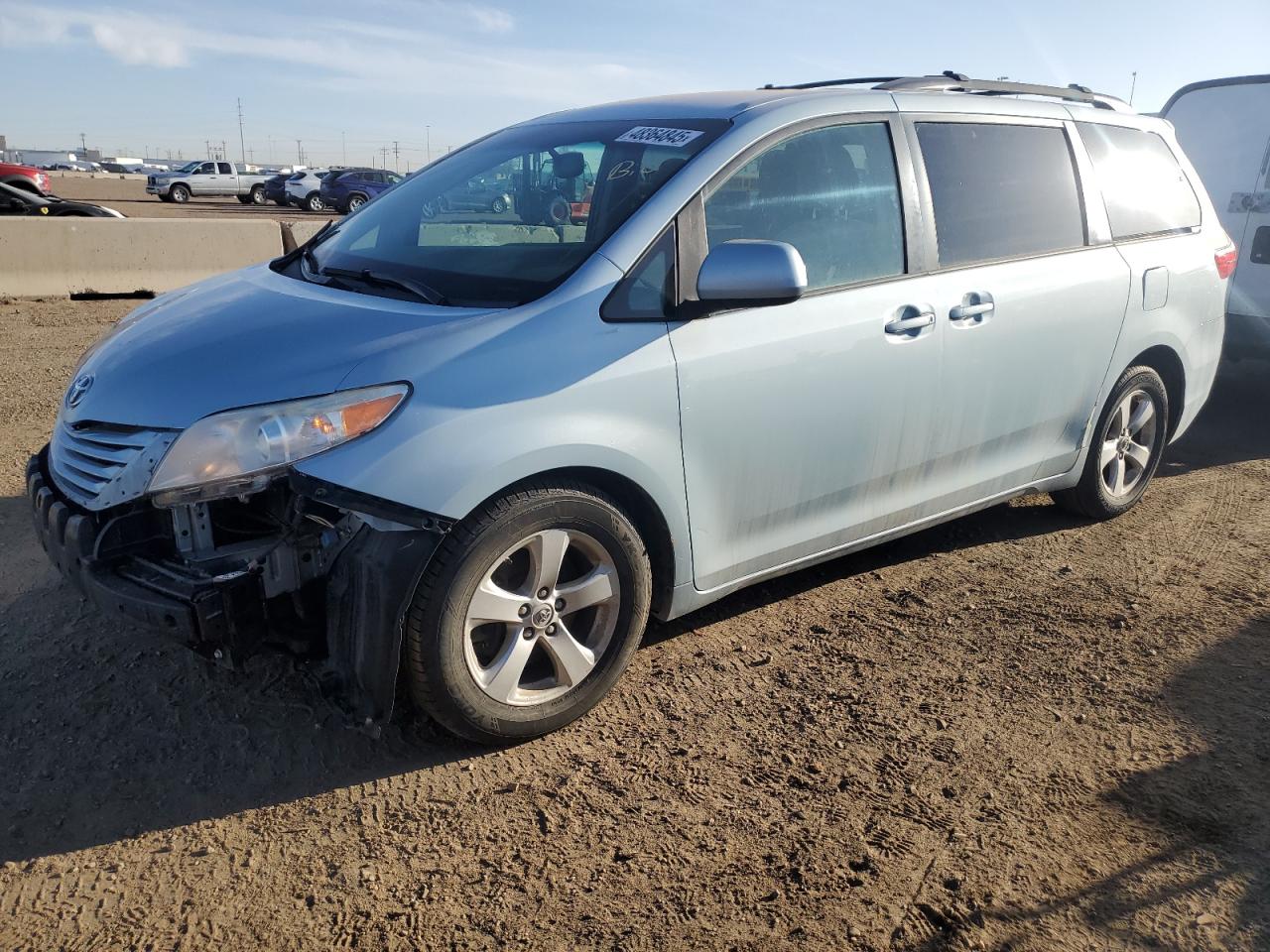 TOYOTA SIENNA LE 2015