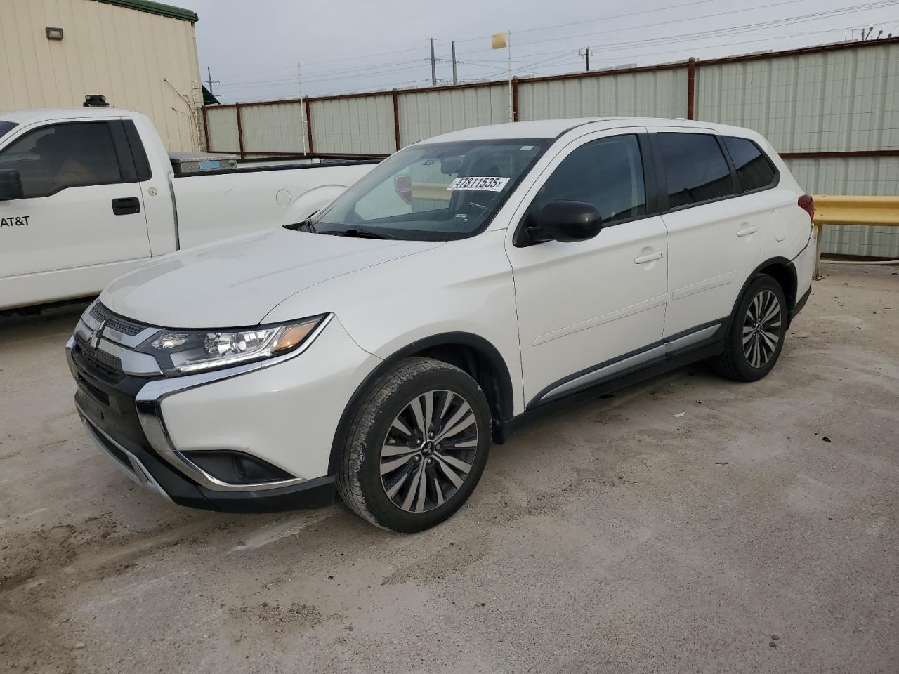 MITSUBISHI OUTLANDER 2019