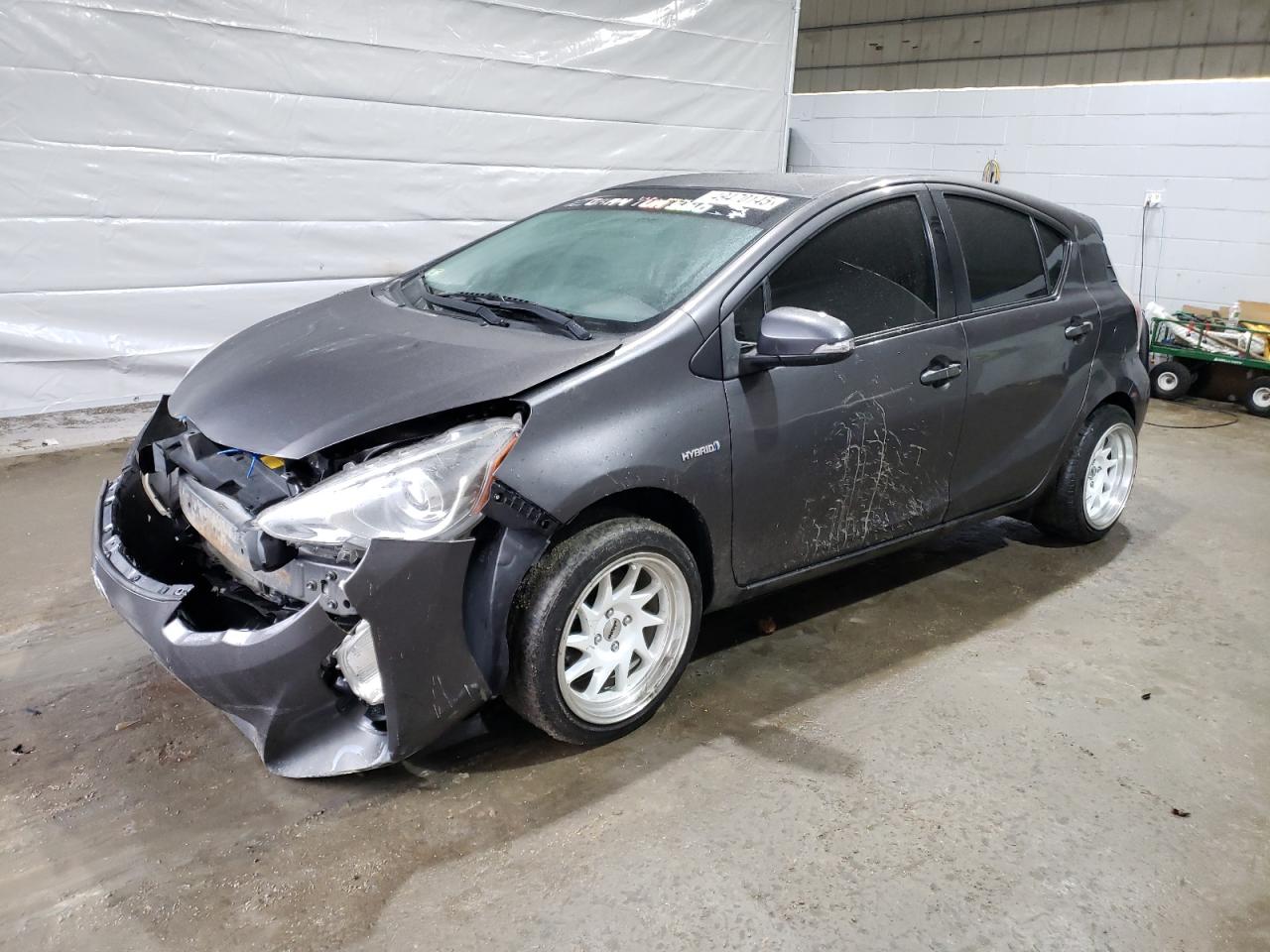 TOYOTA PRIUS C 2015