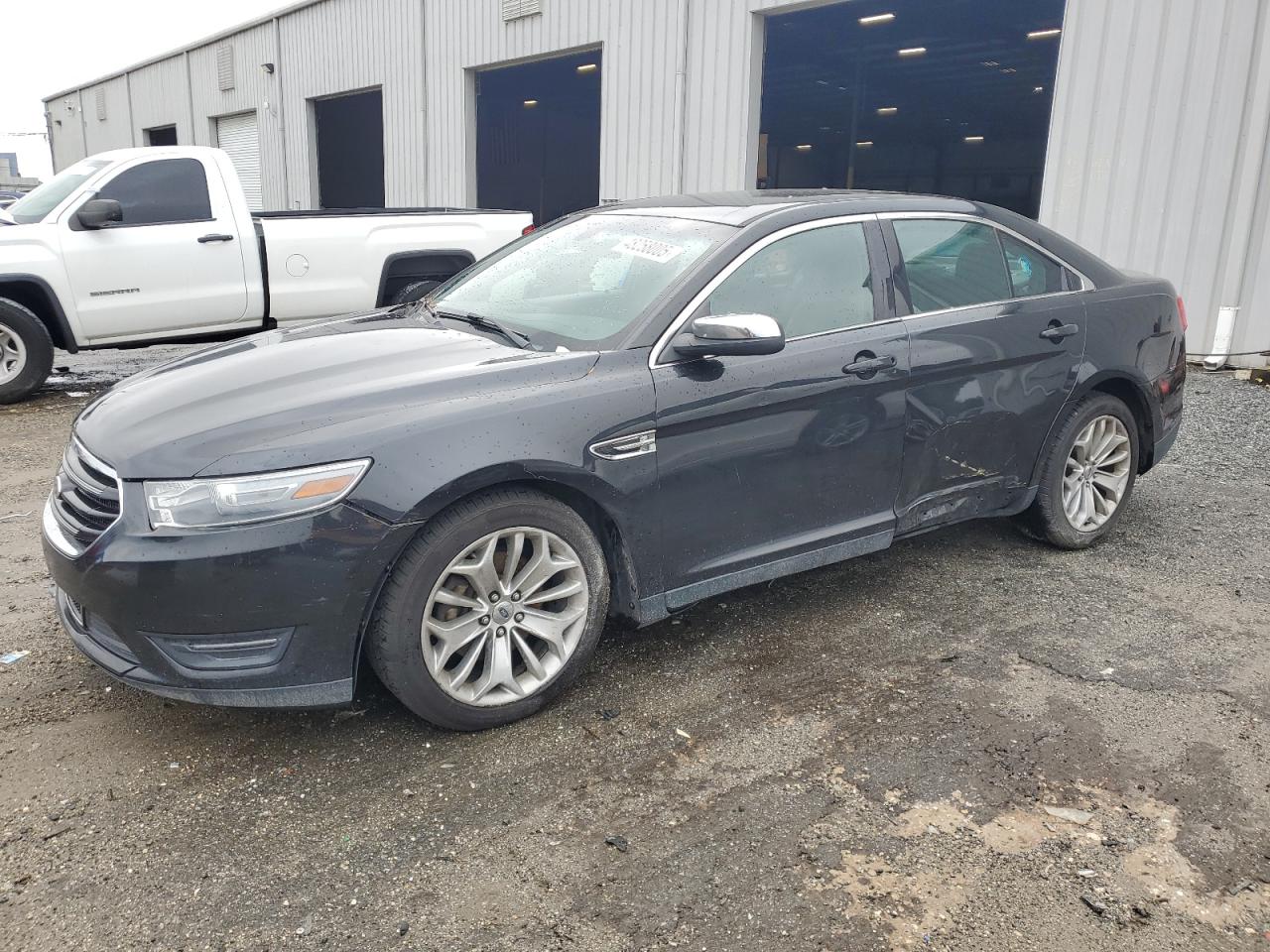FORD TAURUS LIM 2013