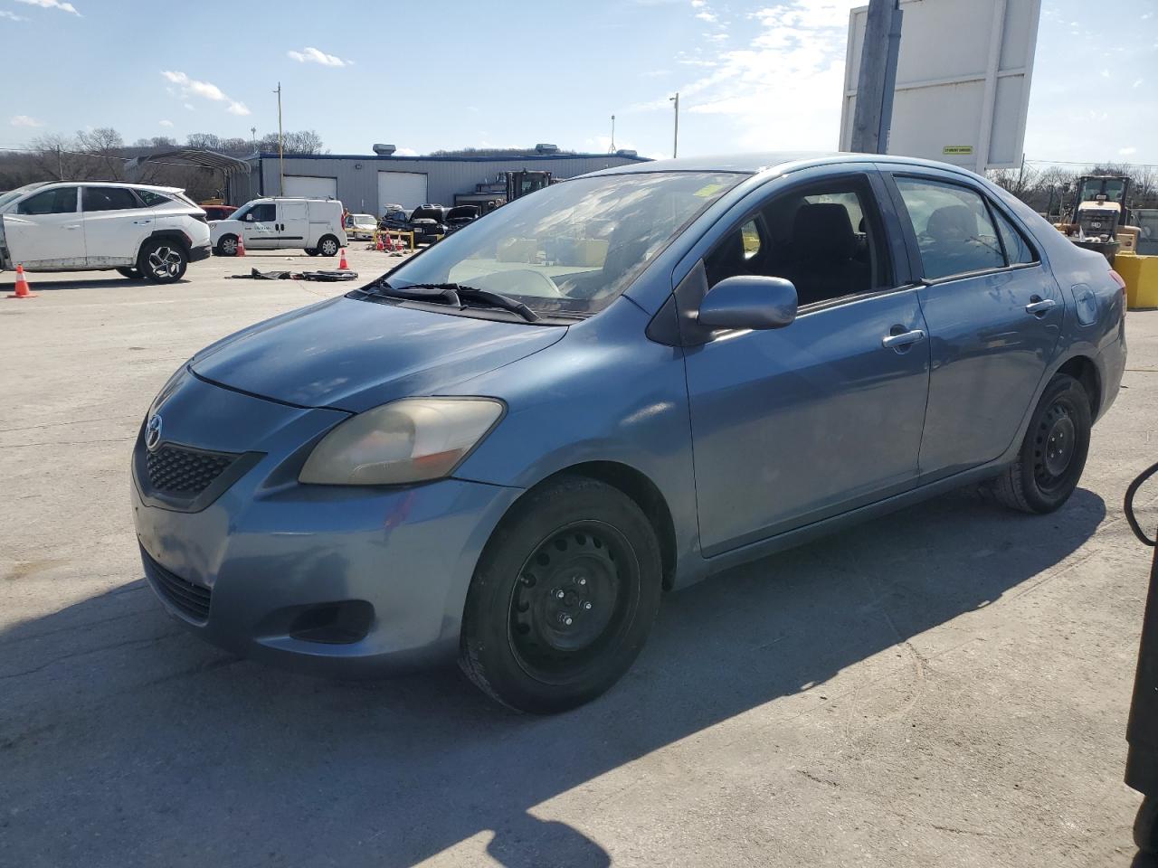 TOYOTA YARIS 2012