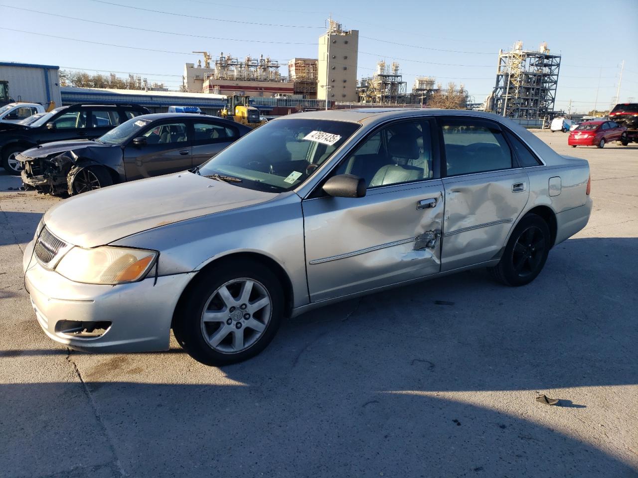 TOYOTA AVALON XL 2001