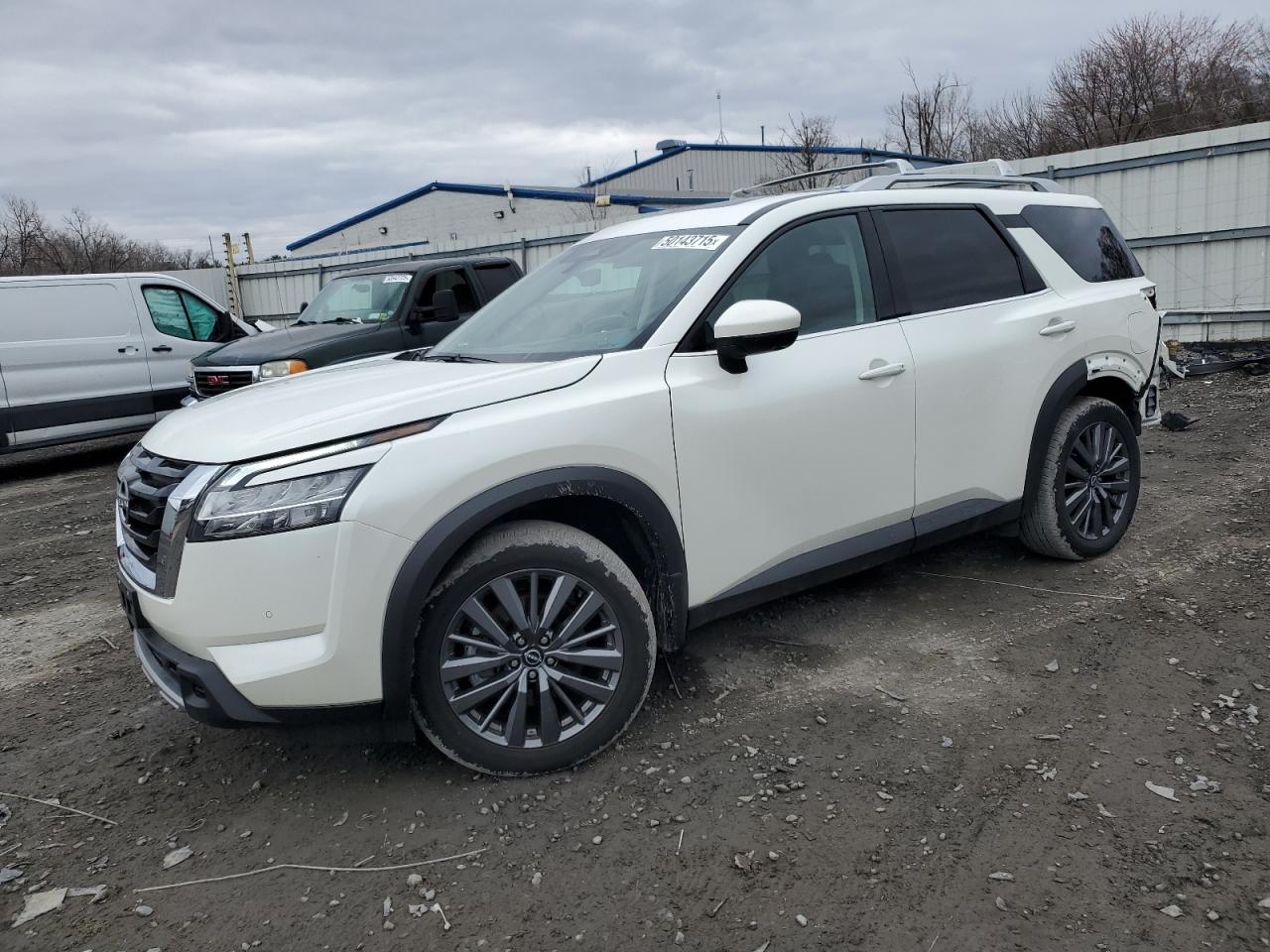 NISSAN PATHFINDER 2024